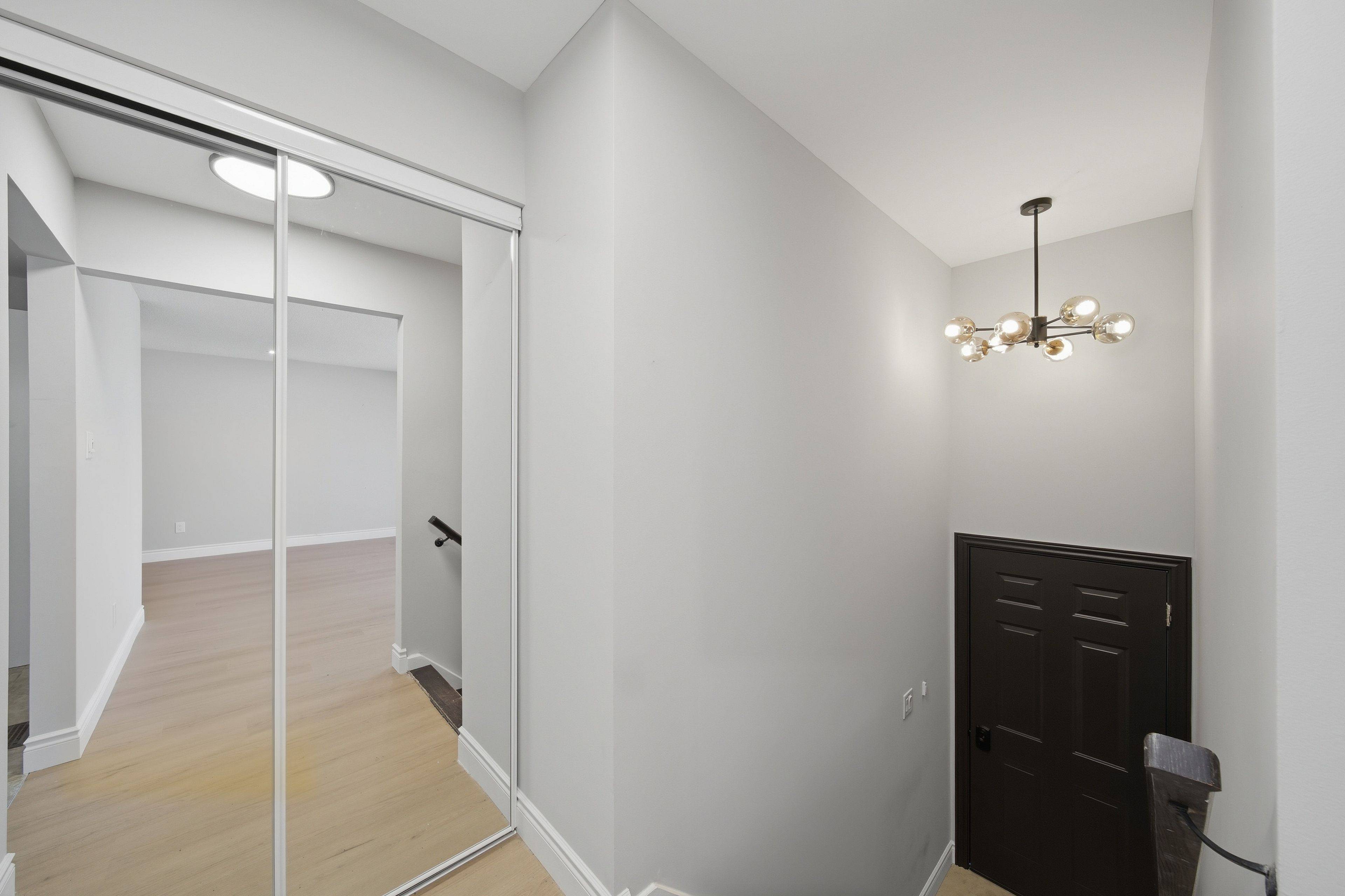 56 McConkey PL #Main, Barrie, ON L4N 6H3