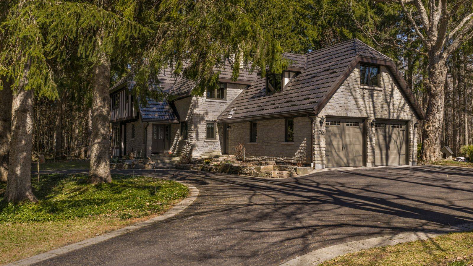 26 Cathedral Pines RD, Oro-medonte, ON L4M 4Y8