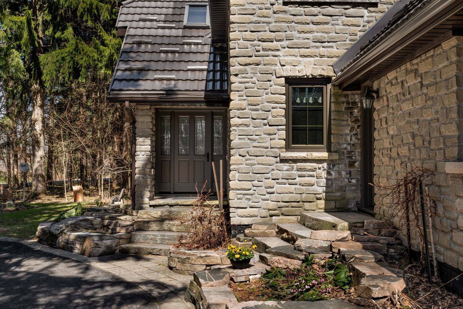 26 Cathedral Pines RD, Oro-medonte, ON L4M 4Y8