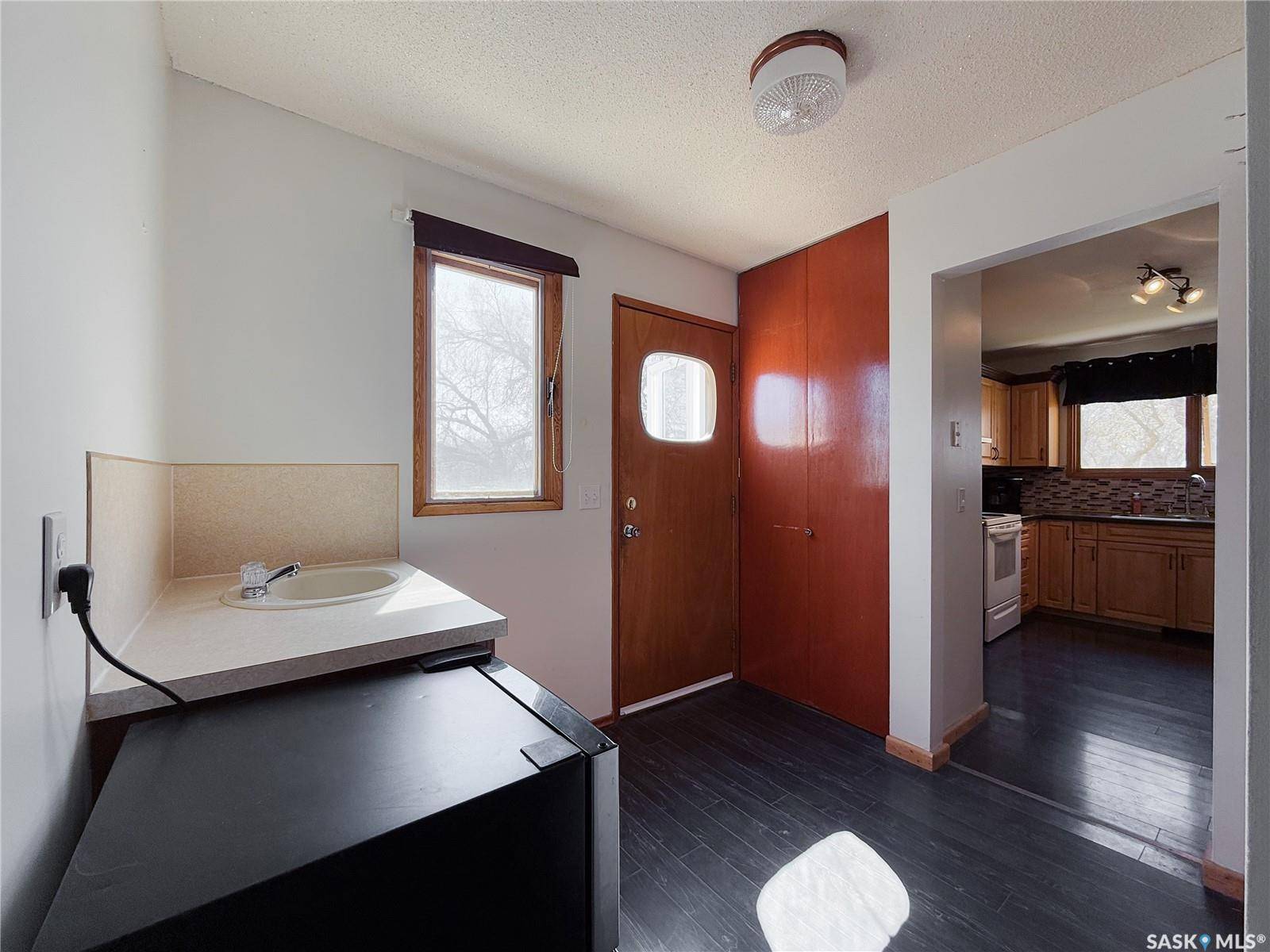 208 1st STREET E, Climax, SK S0N 0N0