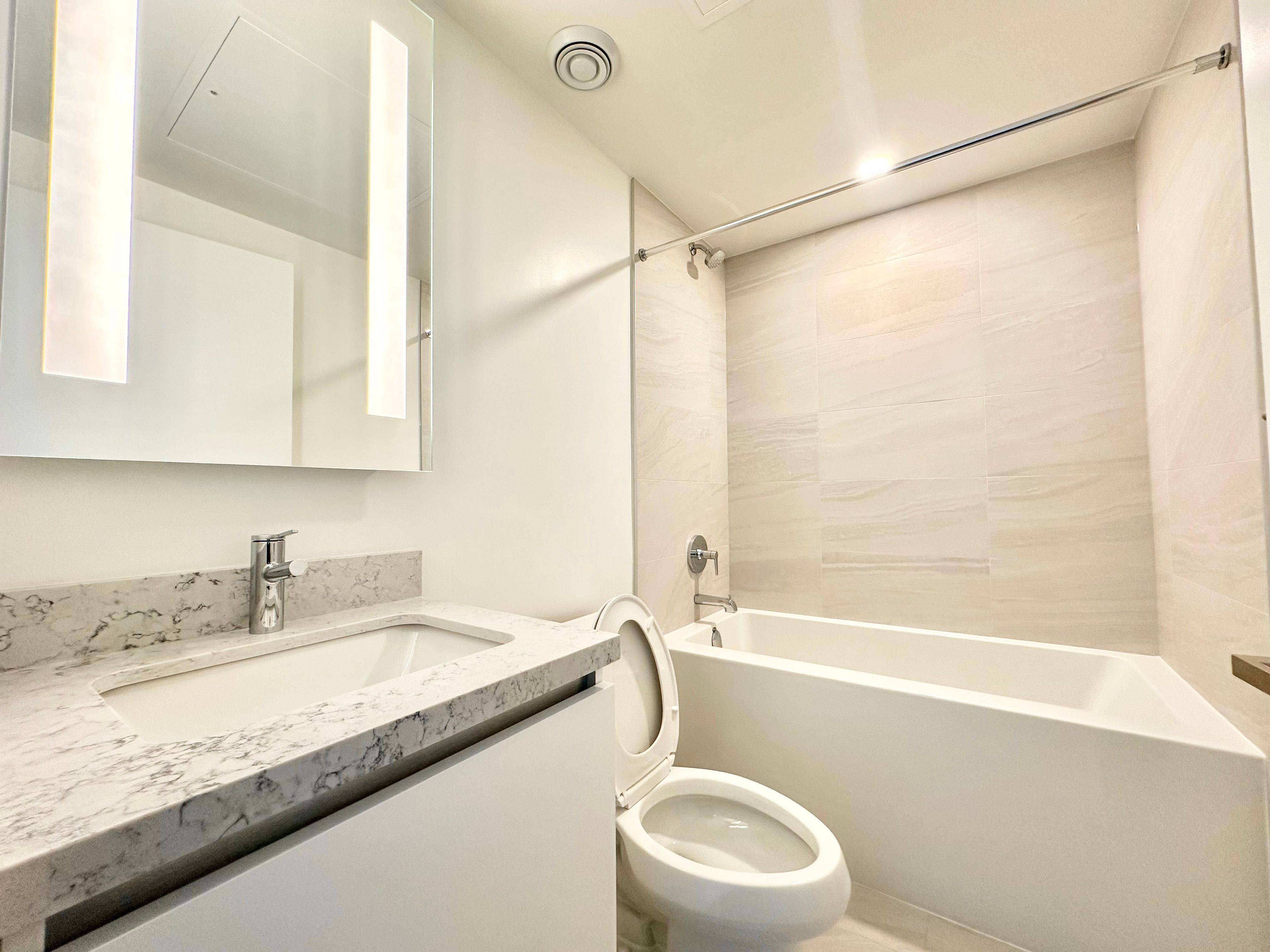 2 Erskine RD #2905, Mississauga, ON L5B 0S1