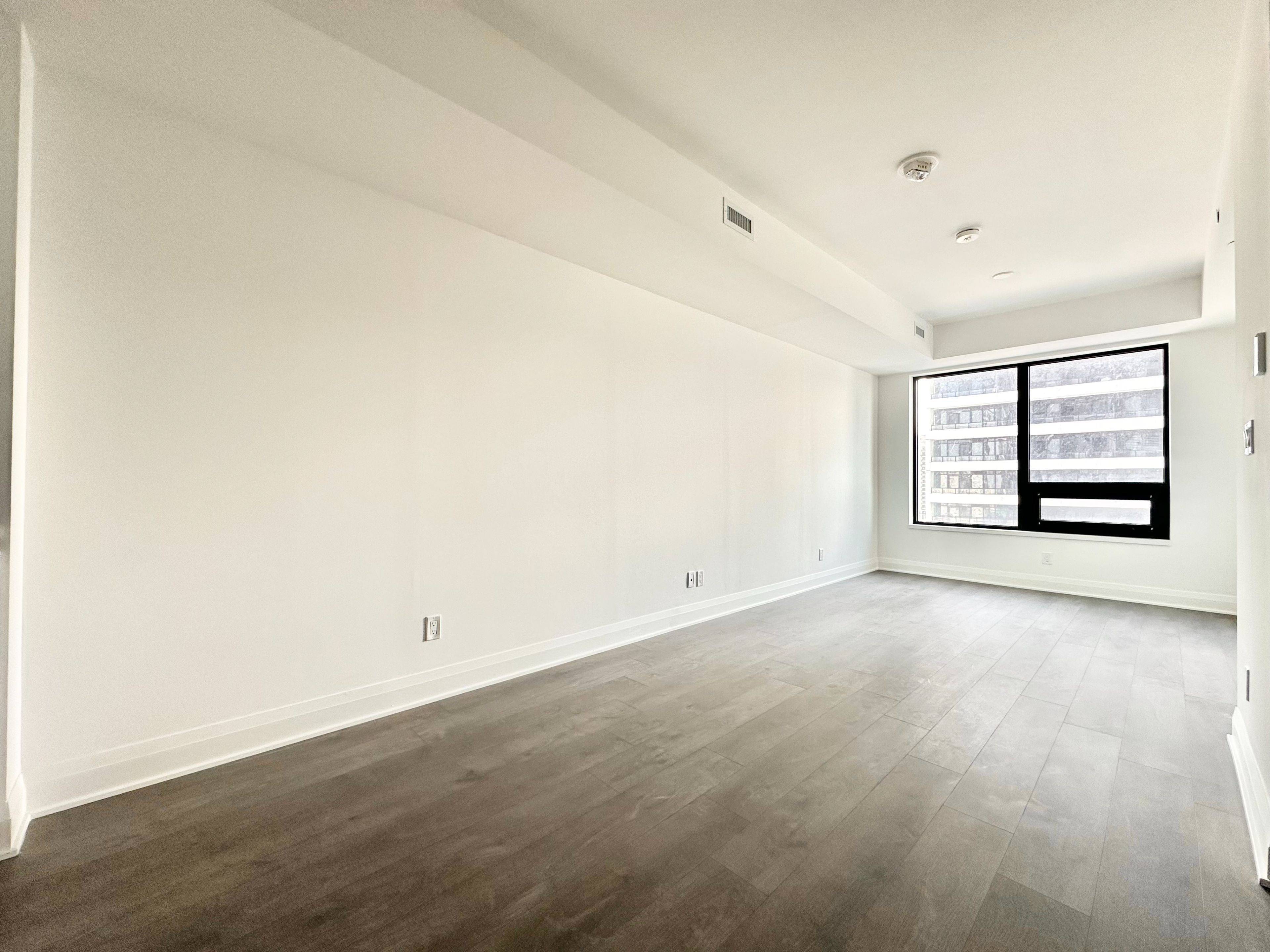 2 Erskine RD #2905, Mississauga, ON L5B 0S1