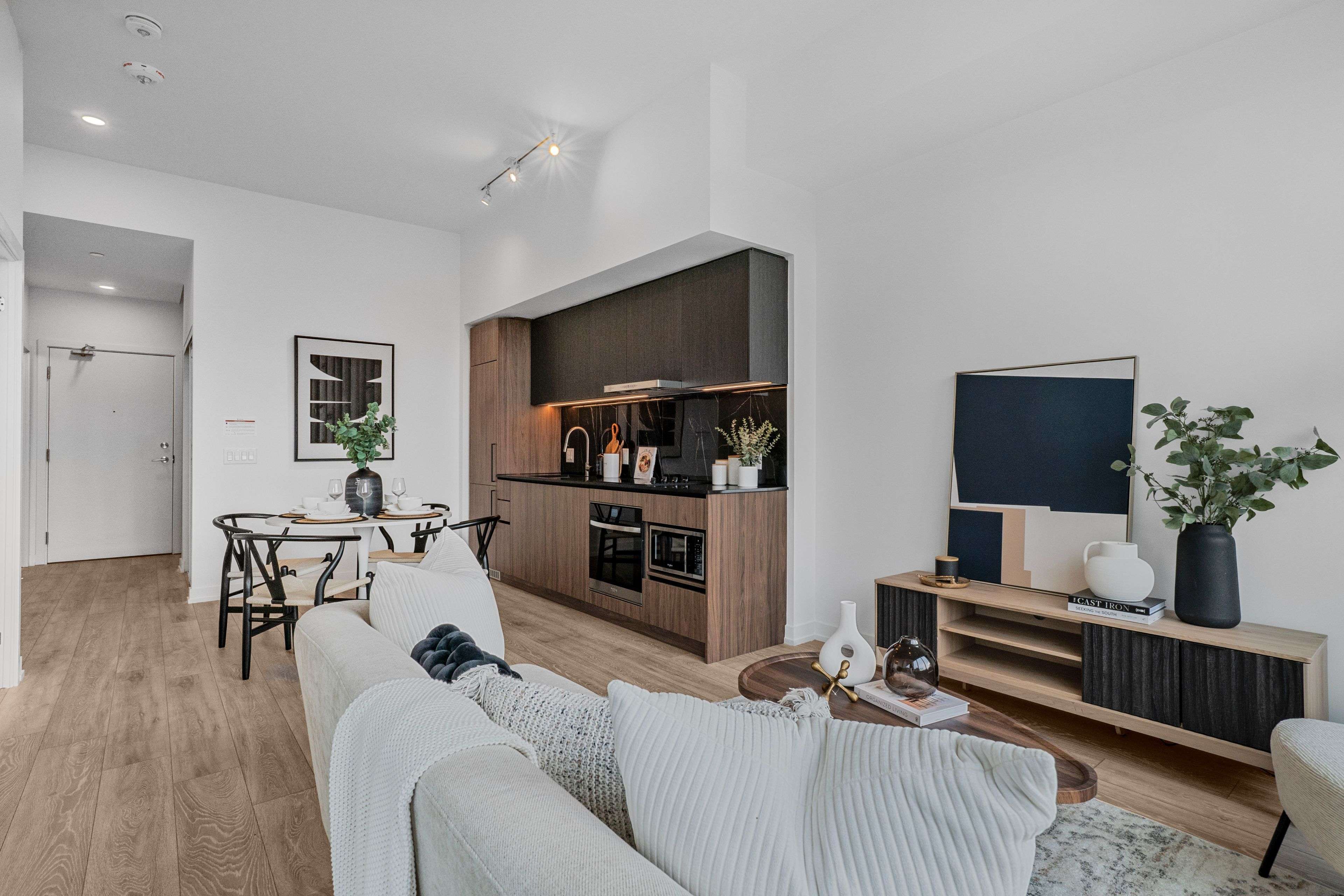 1100 Sheppard AVE W #121, Toronto W05, ON M3K 0E4