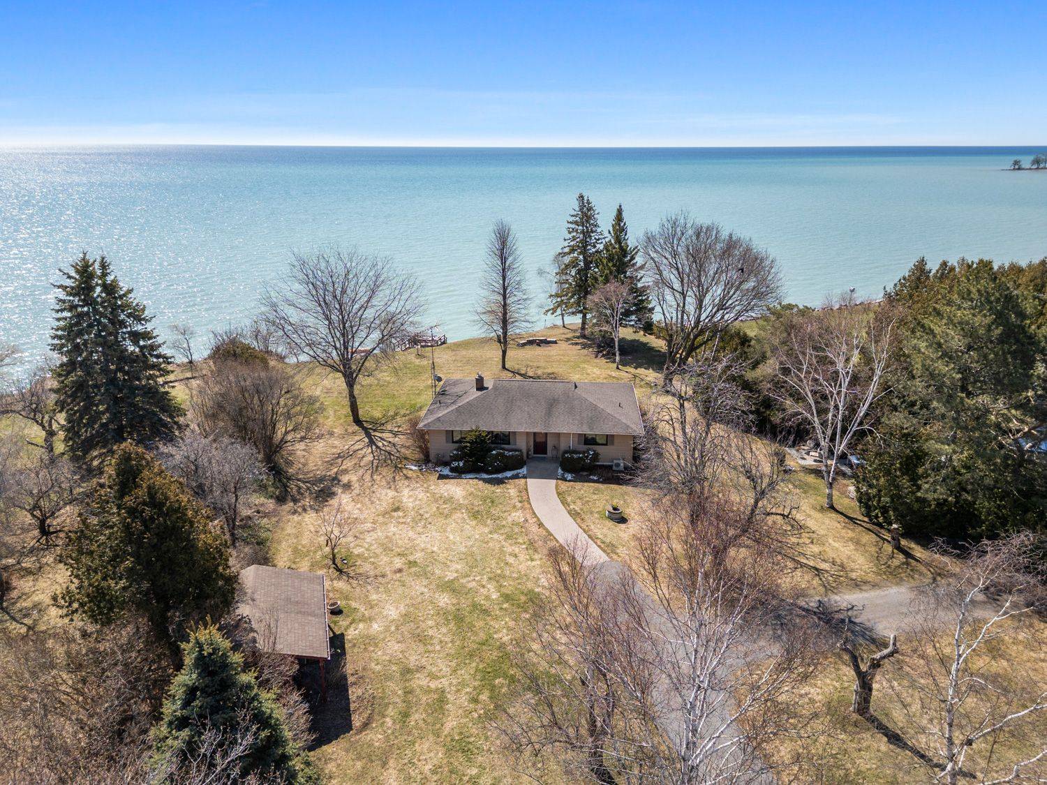 373 Victoria Beach RD, Cramahe, ON K0K 1S0