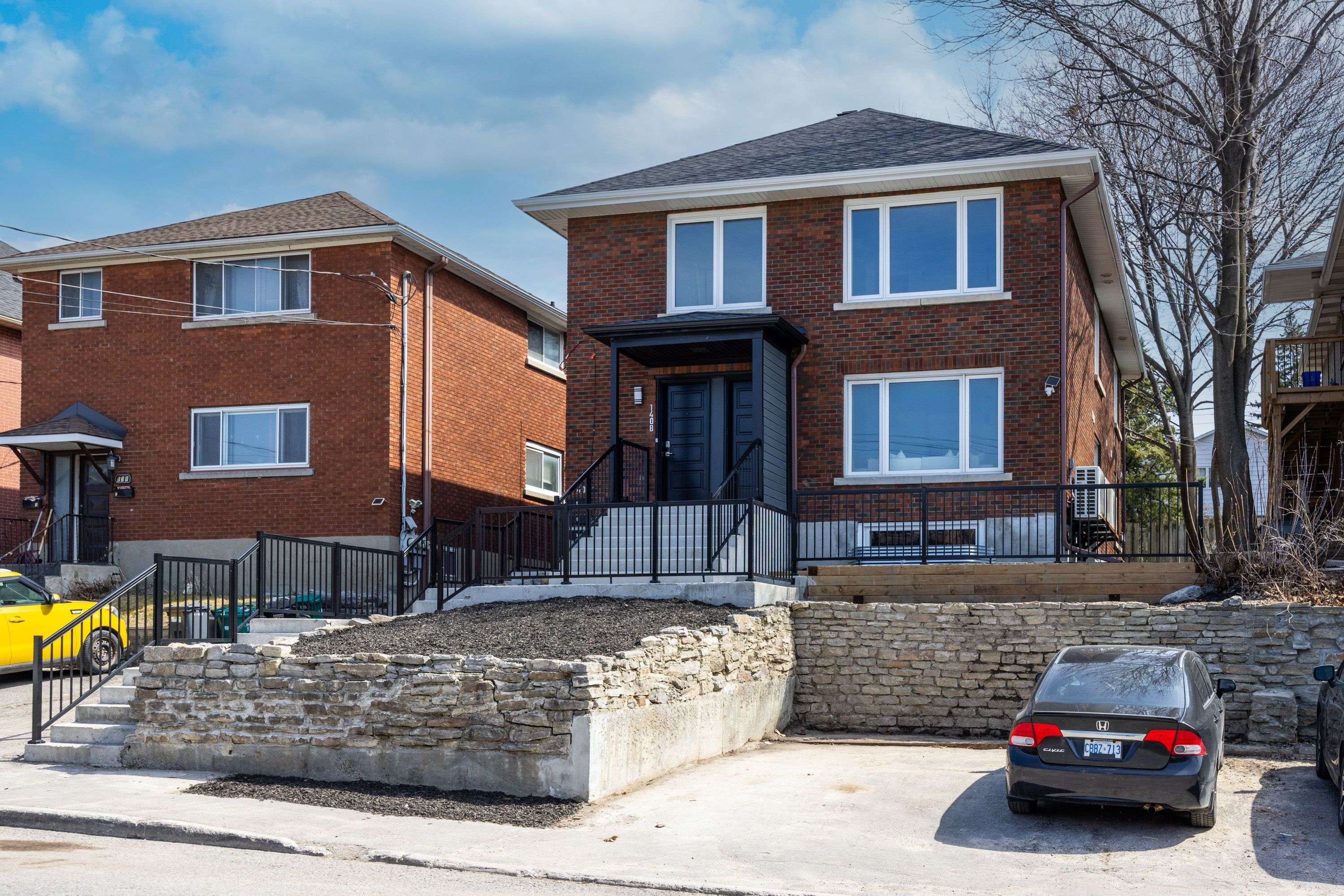 142 Young ST, Dows Lake - Civic Hospital And Area, ON K1Y 3P9
