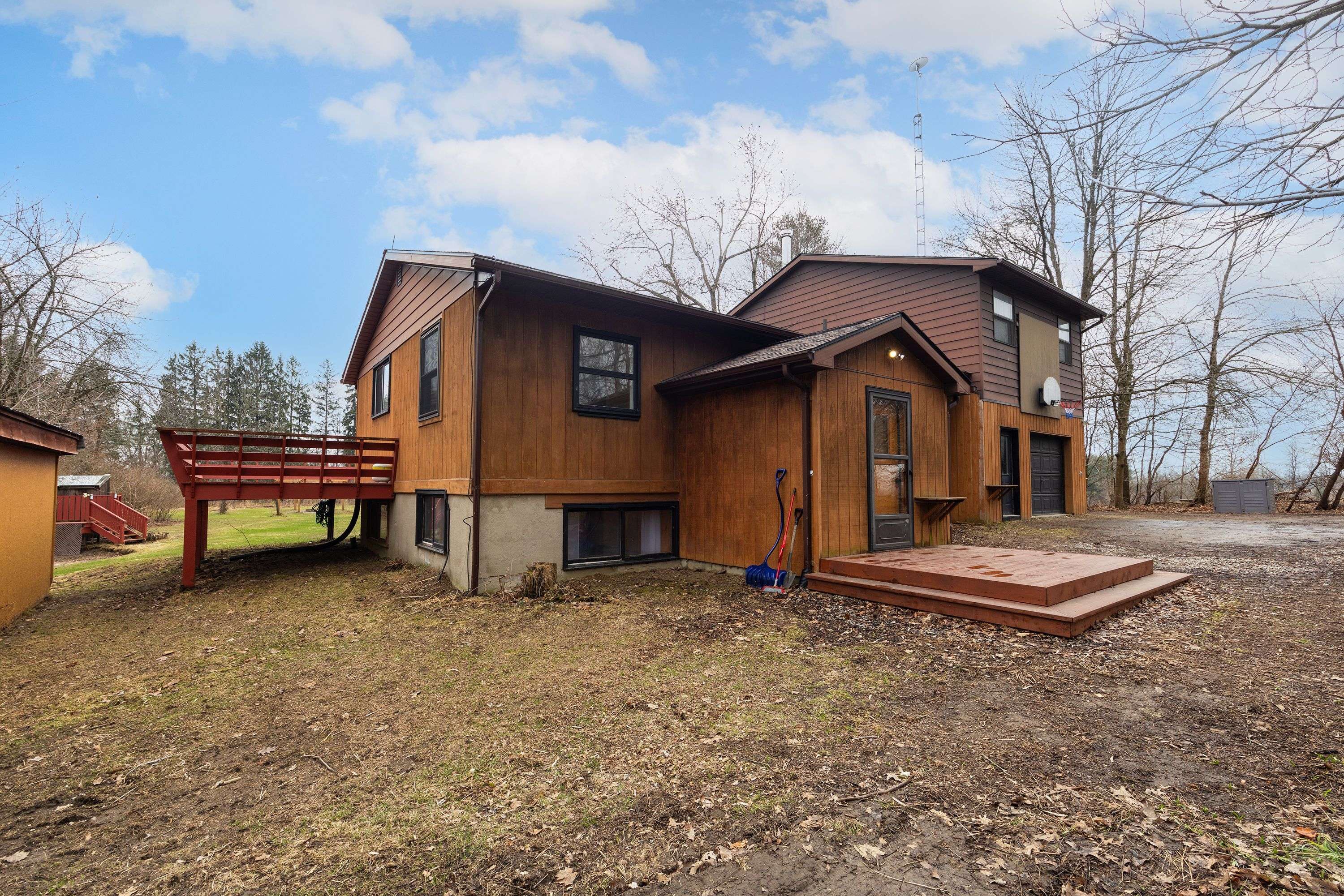 143 Taylor RD W, Front Of Leeds & Seeleys Bay, ON K7G 2V3