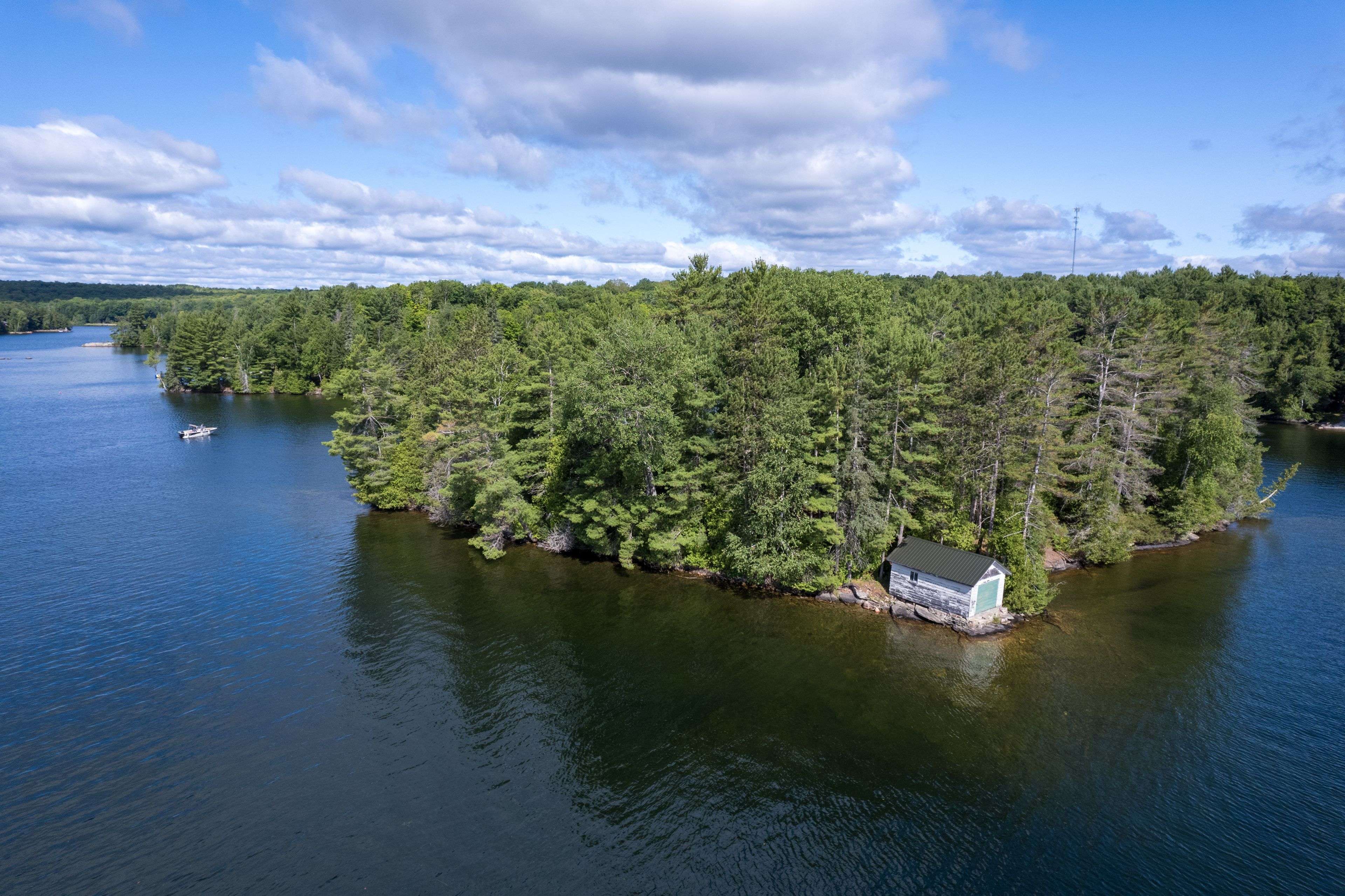 25 Garden IS, North Kawartha, ON K0L 1A0