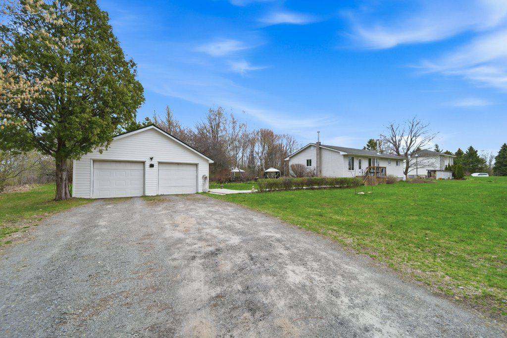 527 Bush RD, Rideau Lakes, ON K0G 1E0