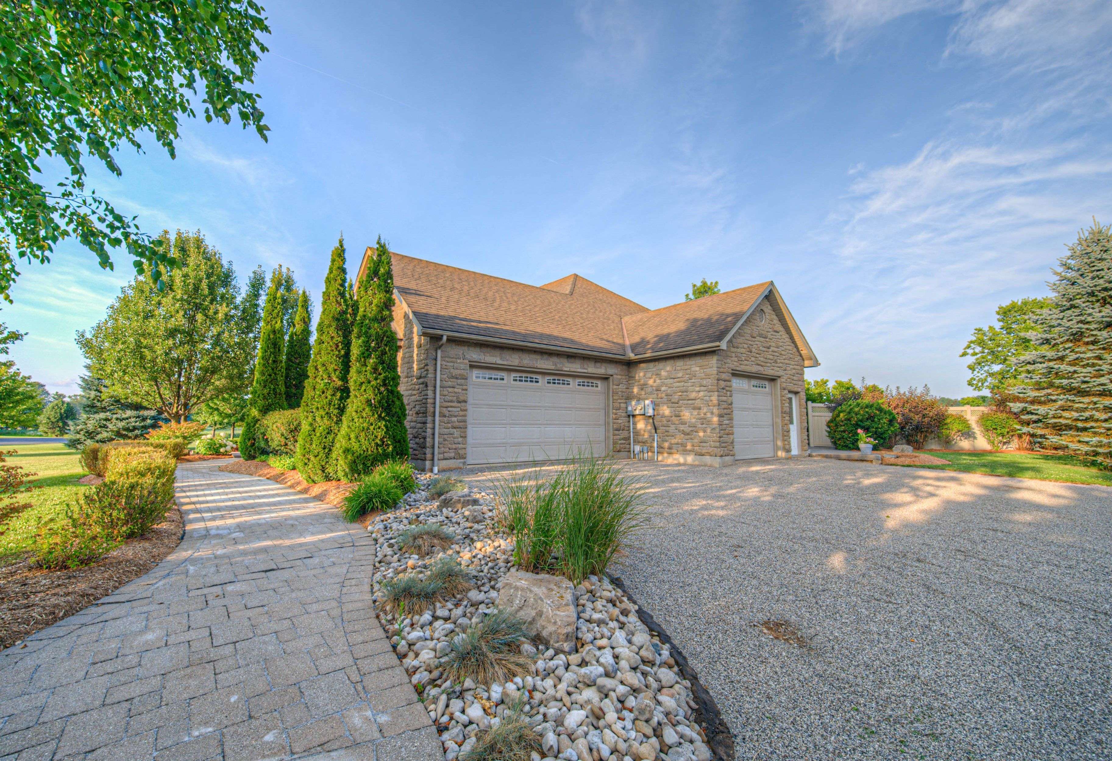 10 Eagle Ridge CT, Brant, ON N0B 1W0