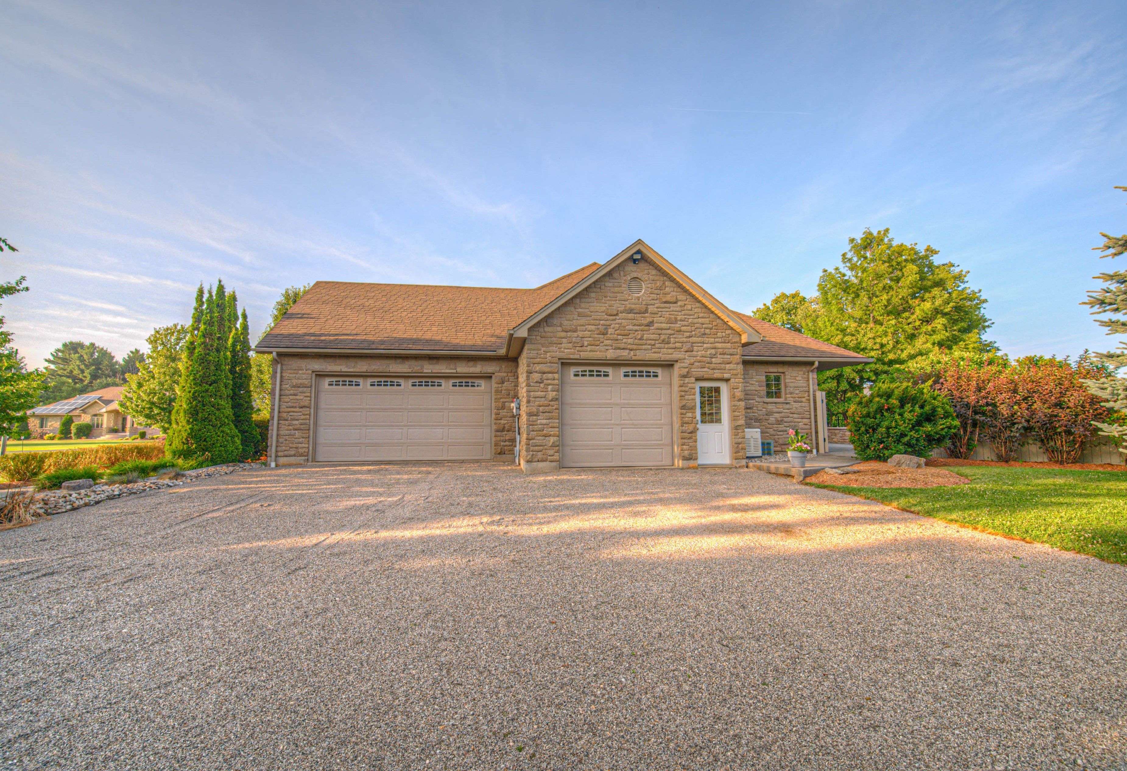10 Eagle Ridge CT, Brant, ON N0B 1W0