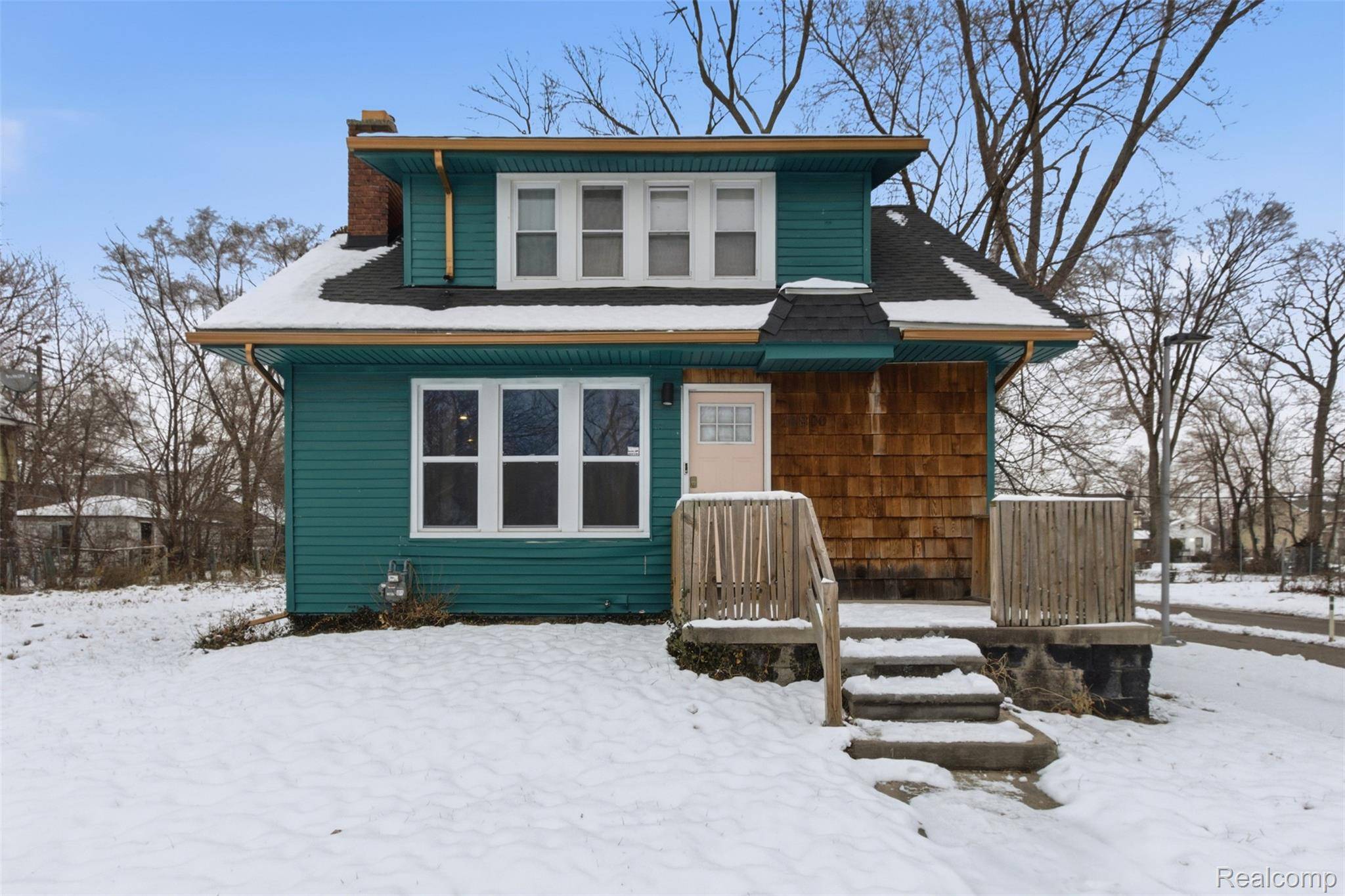 16800 Santa Rosa DR, Detroit, MI 48221