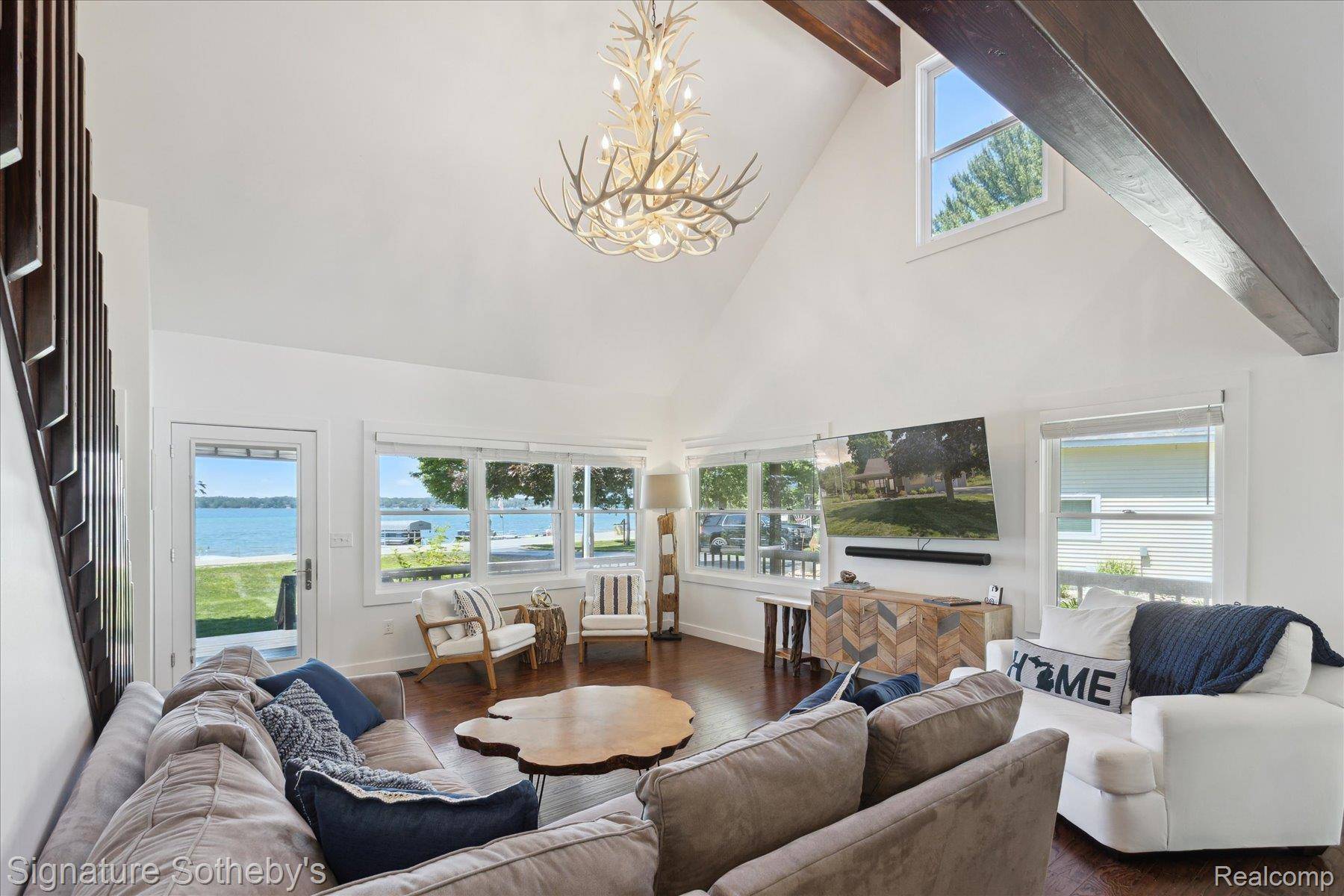 4294 N East Torch Lake DR, Centrallaketownship_antrim, MI 49622