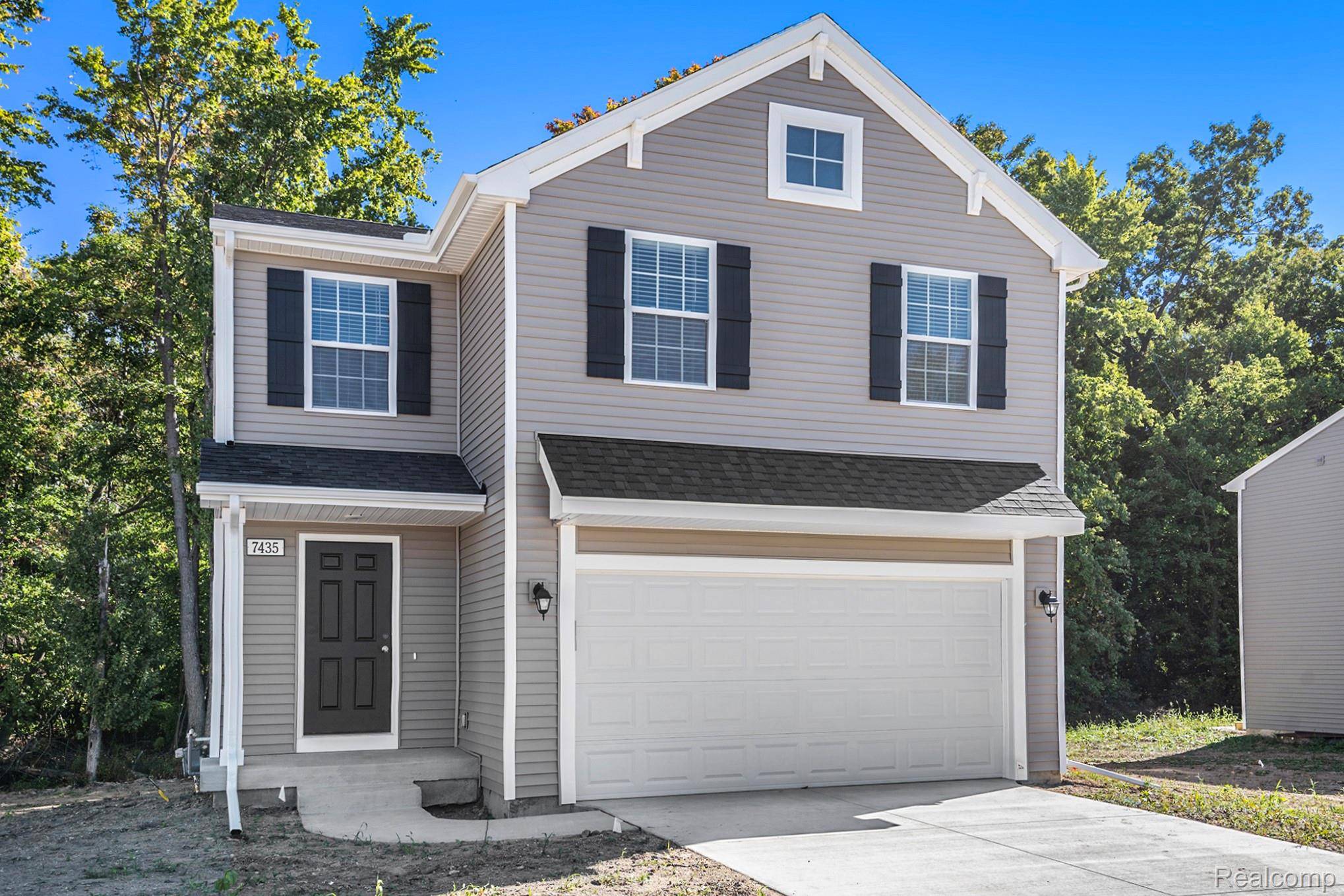 8111 Moonlight Creek LN, Handy Township, MI 48836