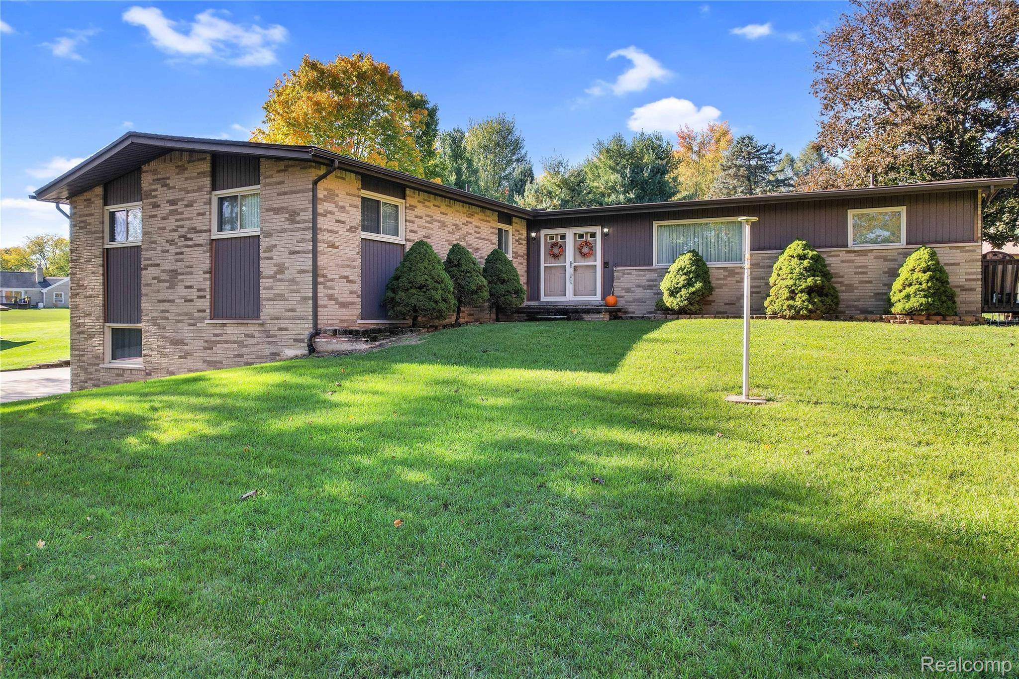 8300 Lawrence AVE, Augusta Charter Township, MI 48197