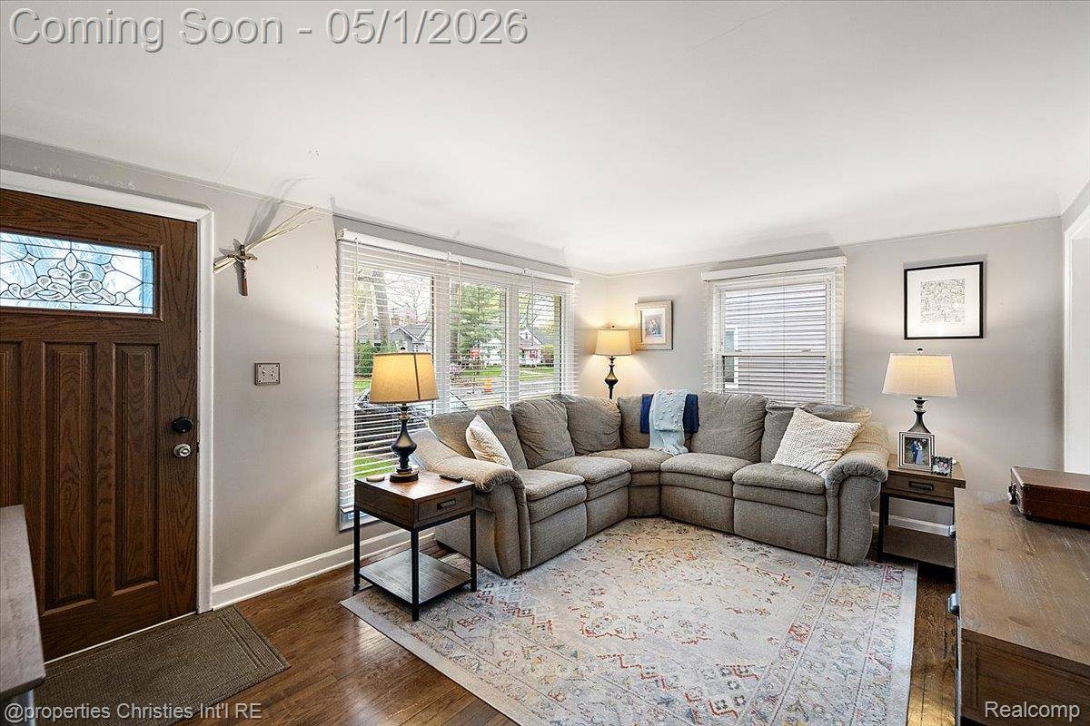 926 Catalpa DR, Royaloakcity_oakland, MI 48067