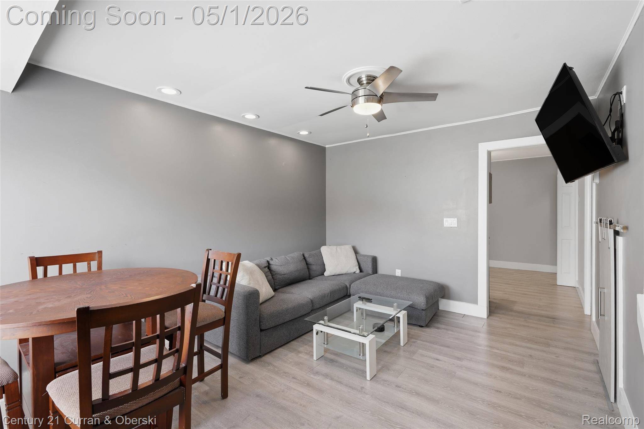 862 N Main ST, Milfordvillage_oakland, MI 48381