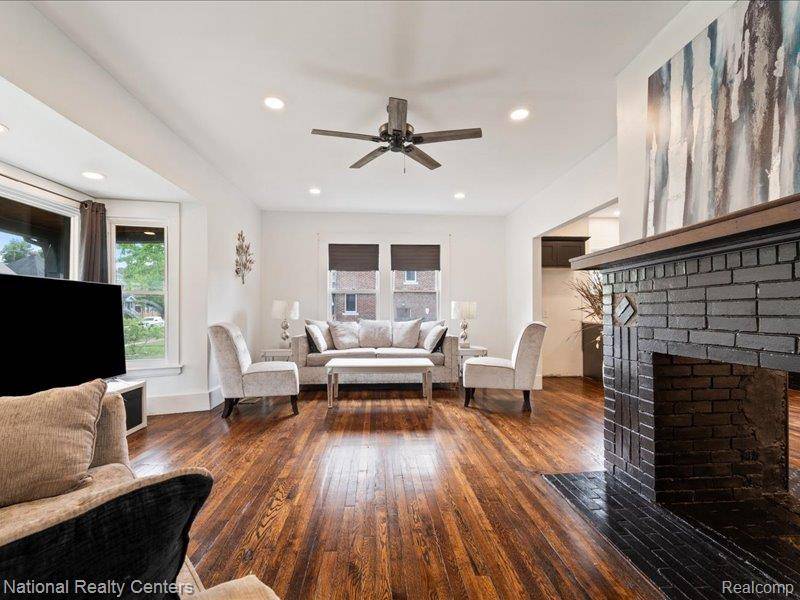 111 Farrand PARK, Highland Park, MI 48203
