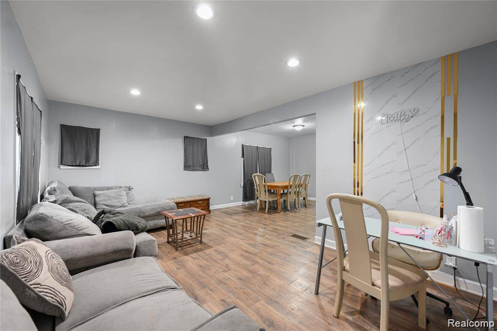 9173 Appoline ST, Detroit, MI 48228