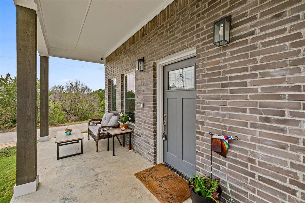 2100 Cactus Alley, Granbury, TX 76048
