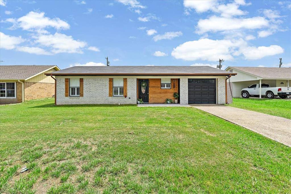 2408 Morris Drive, Corsicana, TX 75110