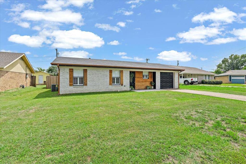 2408 Morris Drive, Corsicana, TX 75110