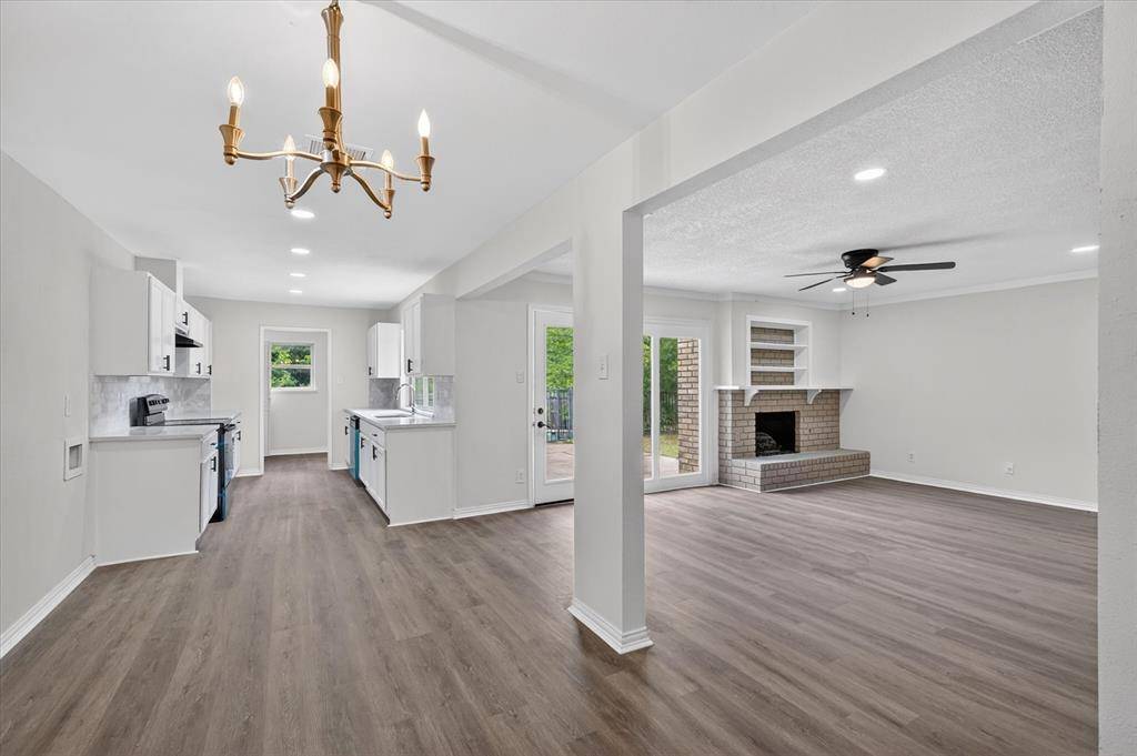 2106 Butterfield Trail, Grand Prairie, TX 75052