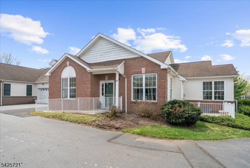22 Samson Dr, Raritan Twp., NJ 08822