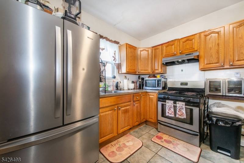 232 2nd St, Newark City, NJ 07107