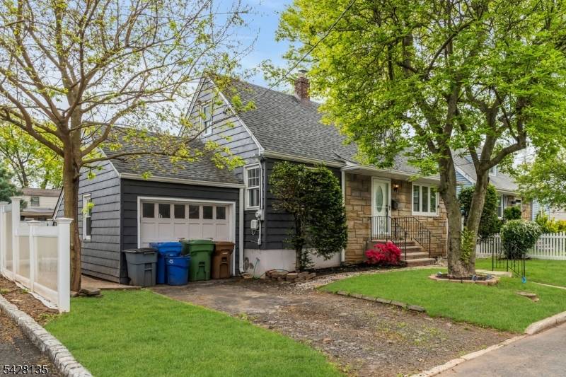 347 Livingston Rd, Linden City, NJ 07036