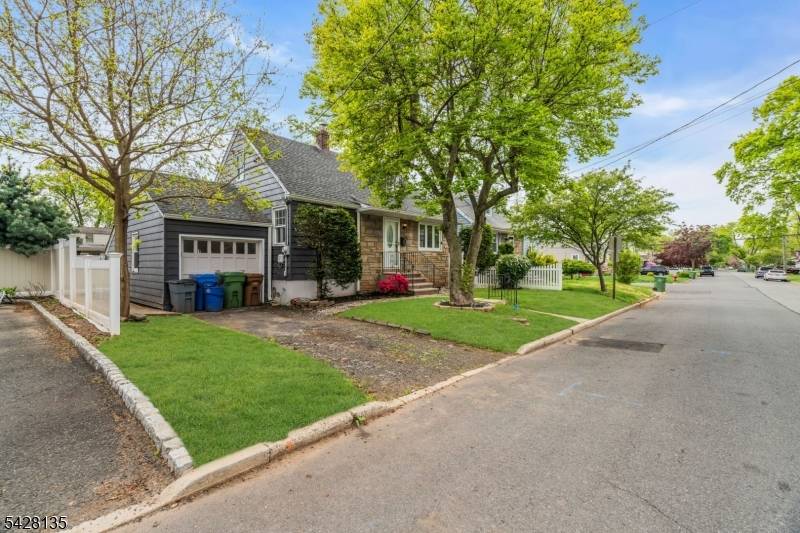 347 Livingston Rd, Linden City, NJ 07036