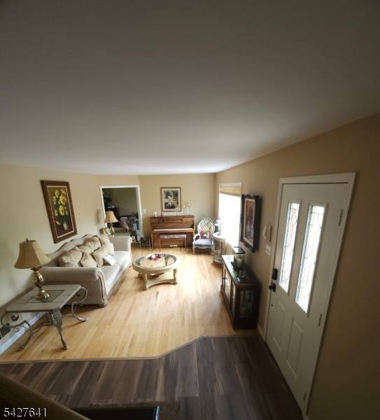 71 Hackberry Pl, Clifton City, NJ 07013