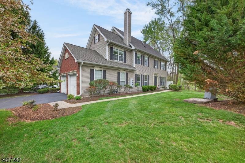 909 S Branch Dr, Readington Twp., NJ 08889