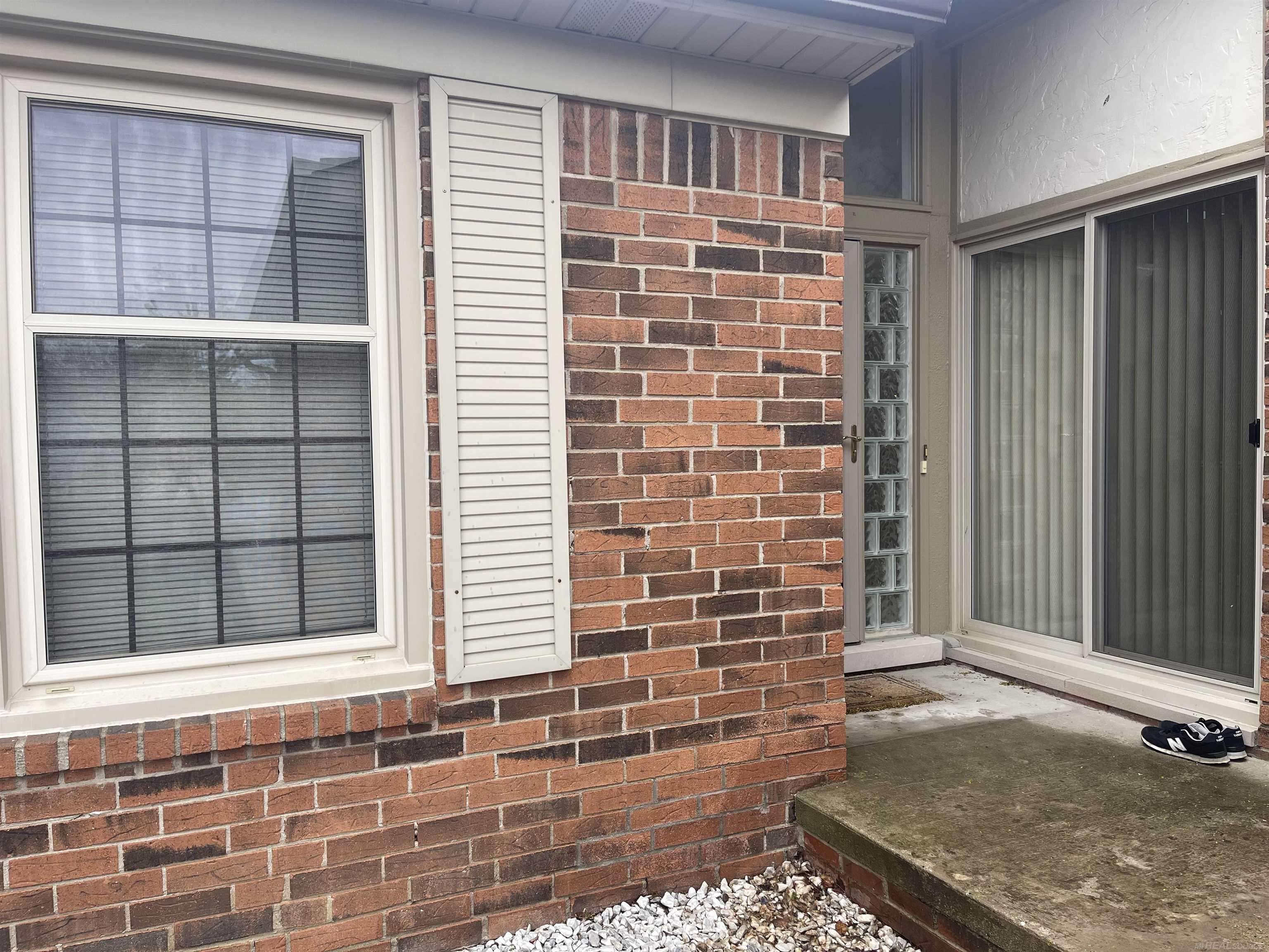 49230 Chestnut Hill CT, Shelby Twp, MI 48315