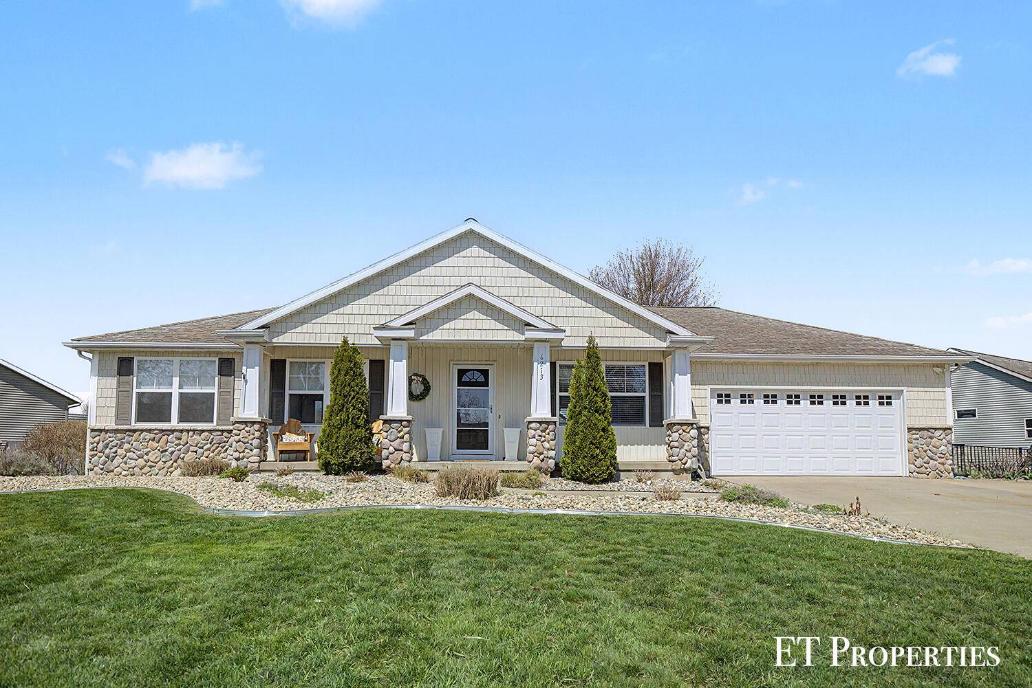 6213 Sheldon DR, Georgetown Twp, MI 49426