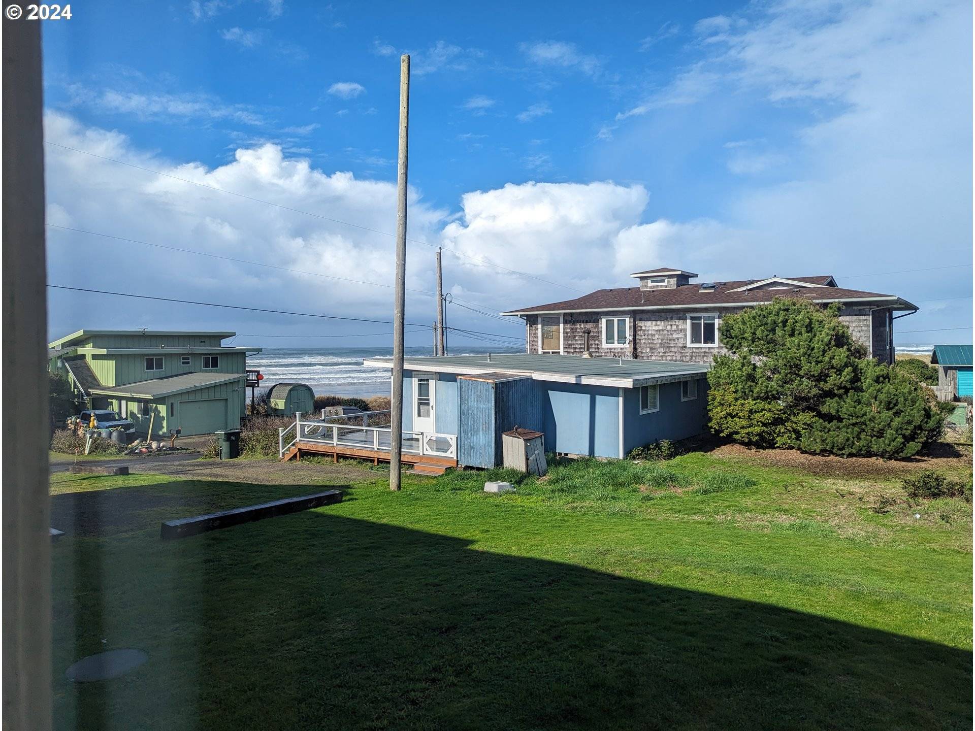 88565 2ND AVE, Florence, OR 97439