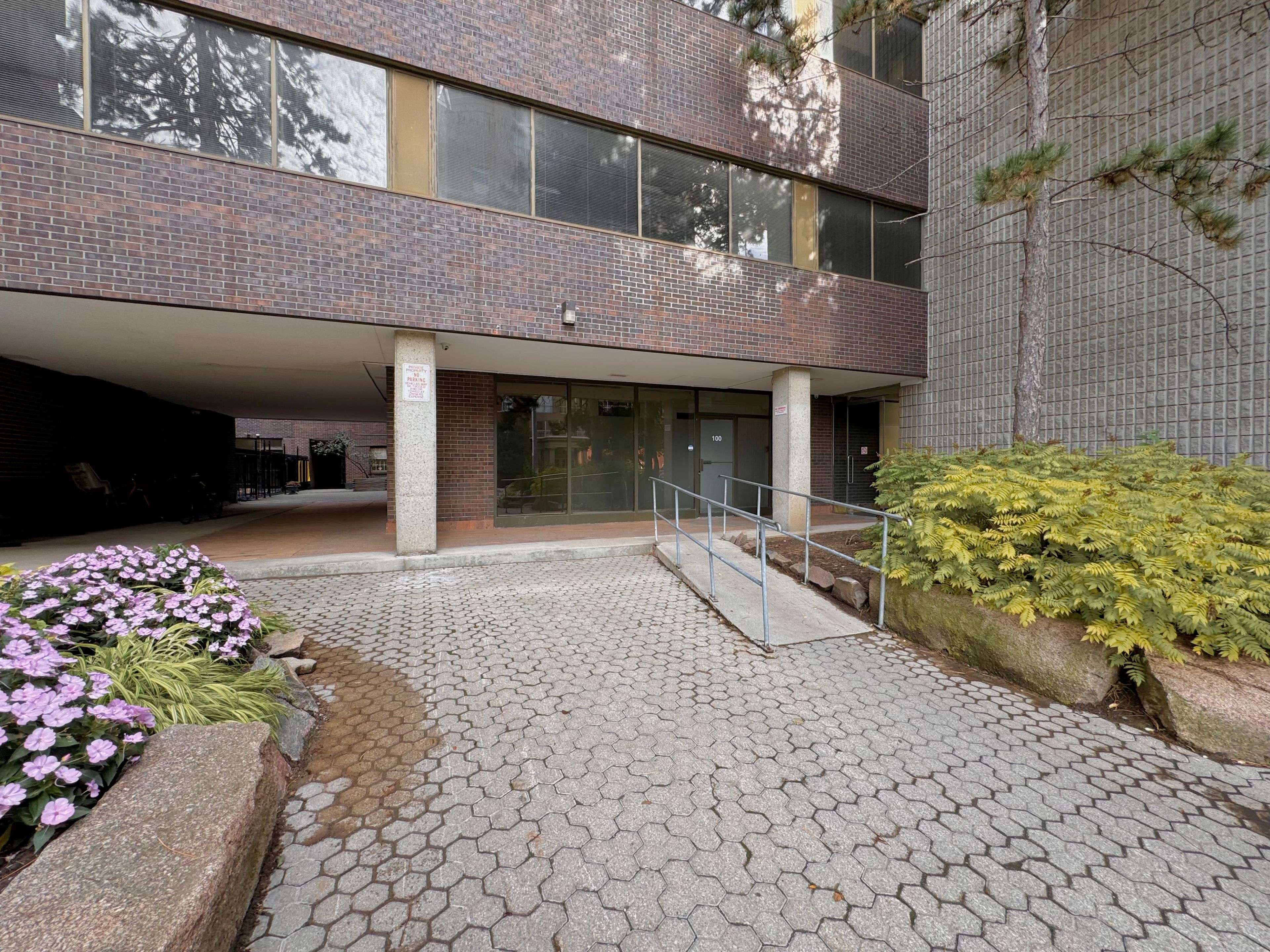 124 Merton ST #103, Toronto C10, ON M4S 2Z2