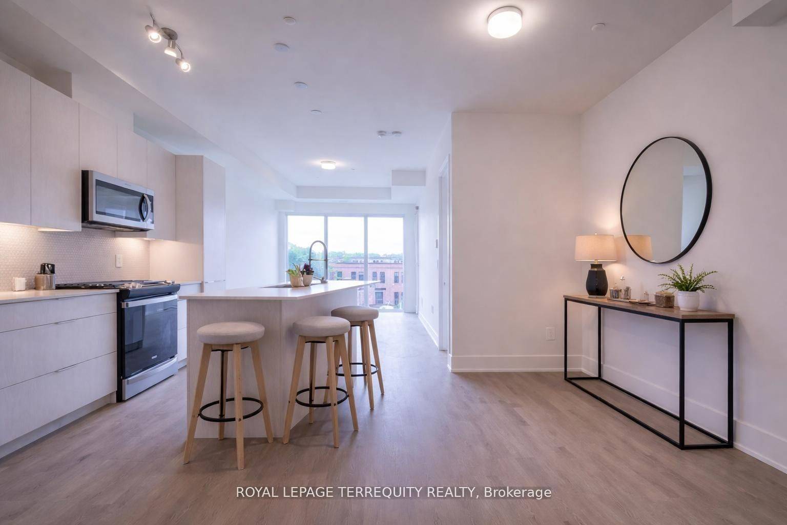 495 Logan AVE #505, Toronto E01, ON M4K 0A5