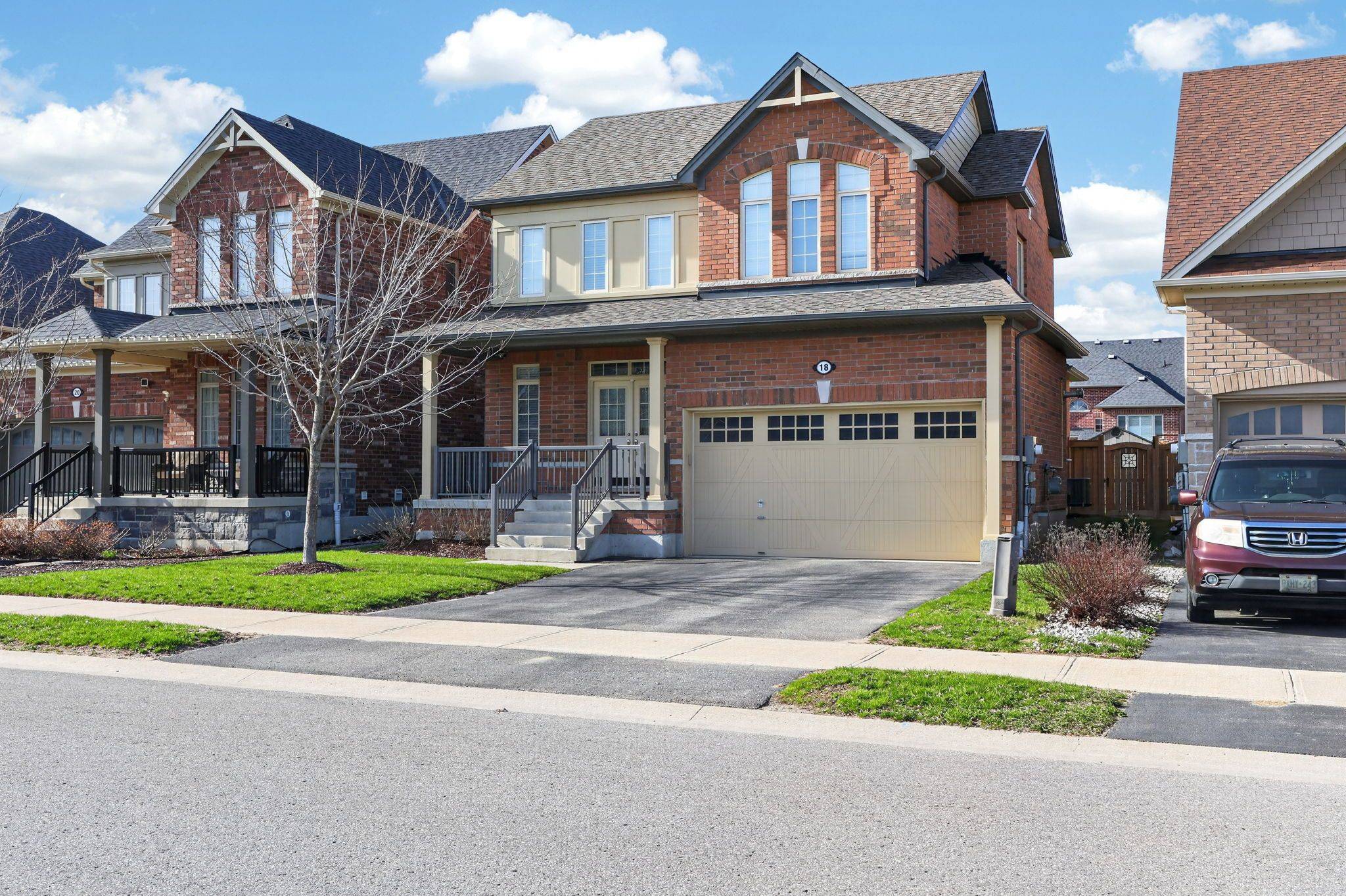 18 Marks RD, Springwater, ON L9X 1A8