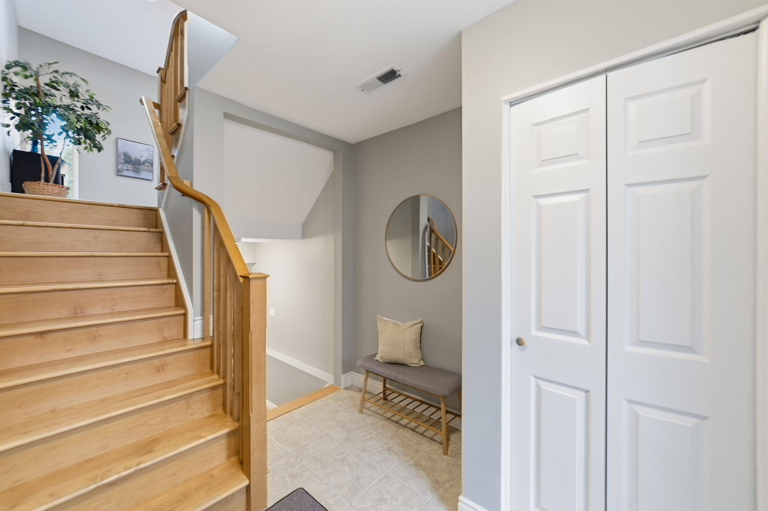 661 Childs DR #18, Milton, ON L9T 3V7