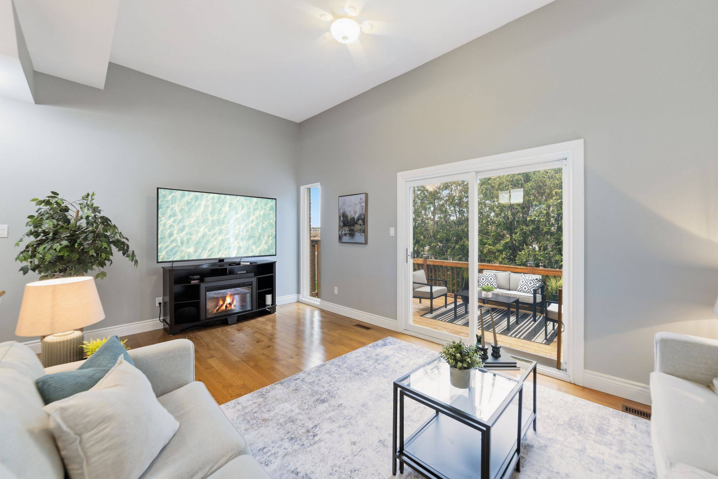 661 Childs DR #18, Milton, ON L9T 3V7