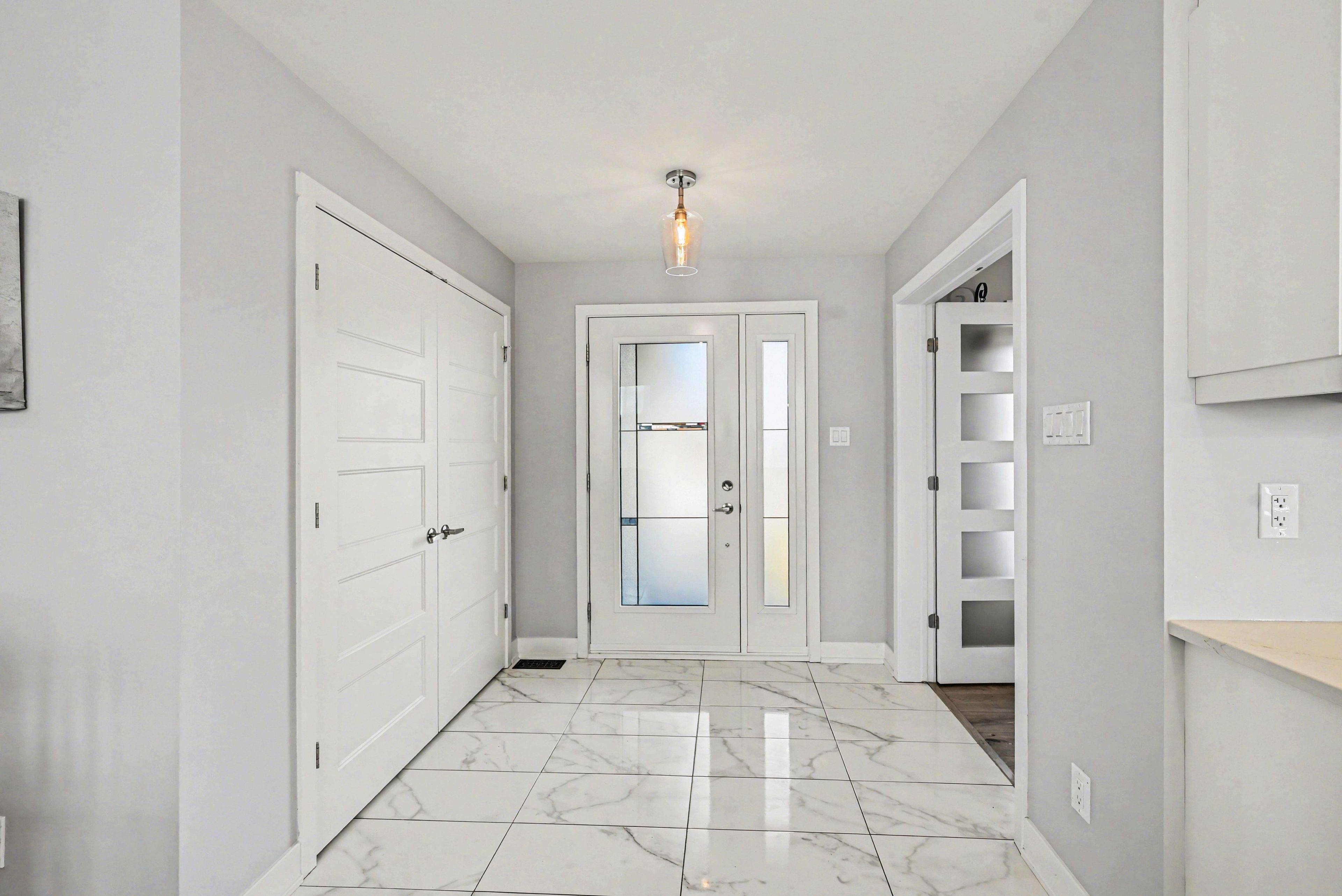 160 Hybrid ST, Russell, ON K0A 1W0