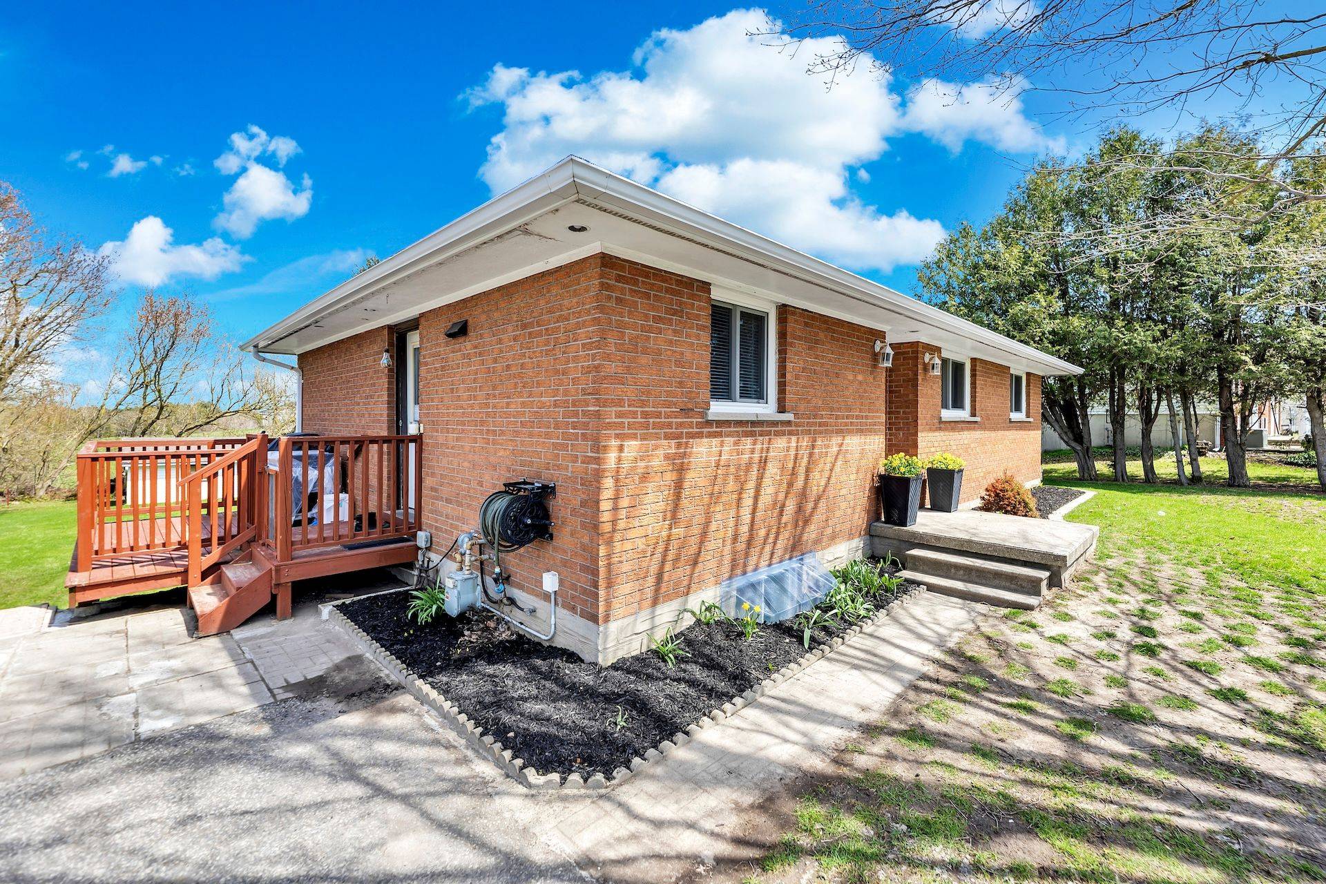 7629 Hwy 6, R.R. # 1 HWY, Wellington North, ON N0G 1A0
