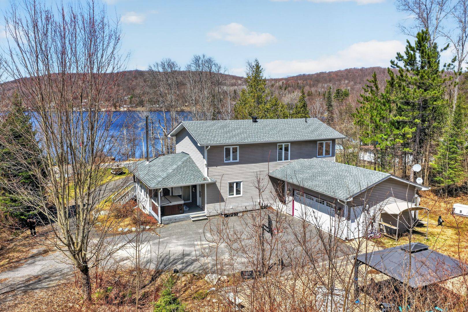 283 Doe Lake RD, Armour, ON P0A 1L0
