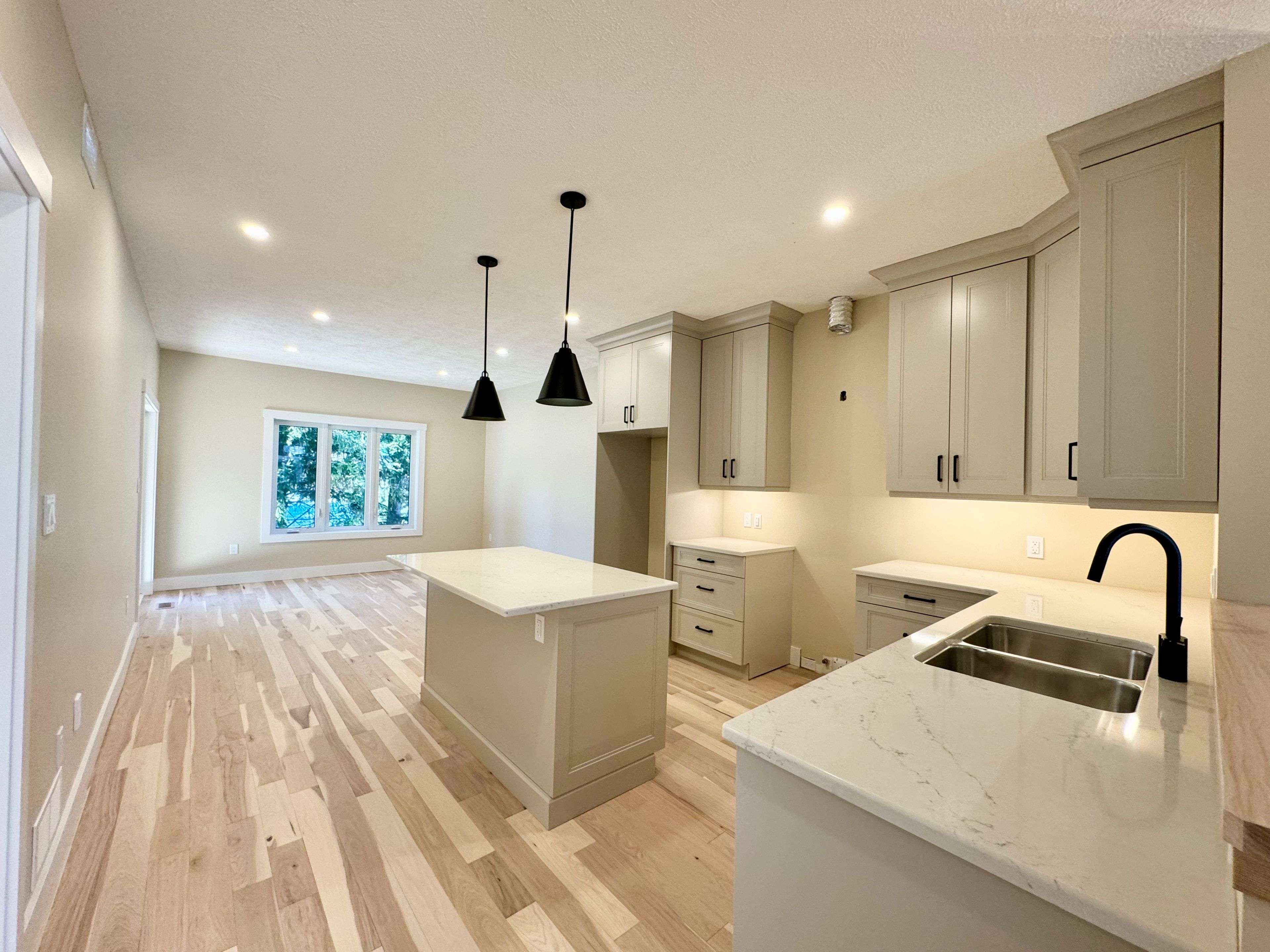 15 NYAH CT, Kincardine, ON N0G 2T0