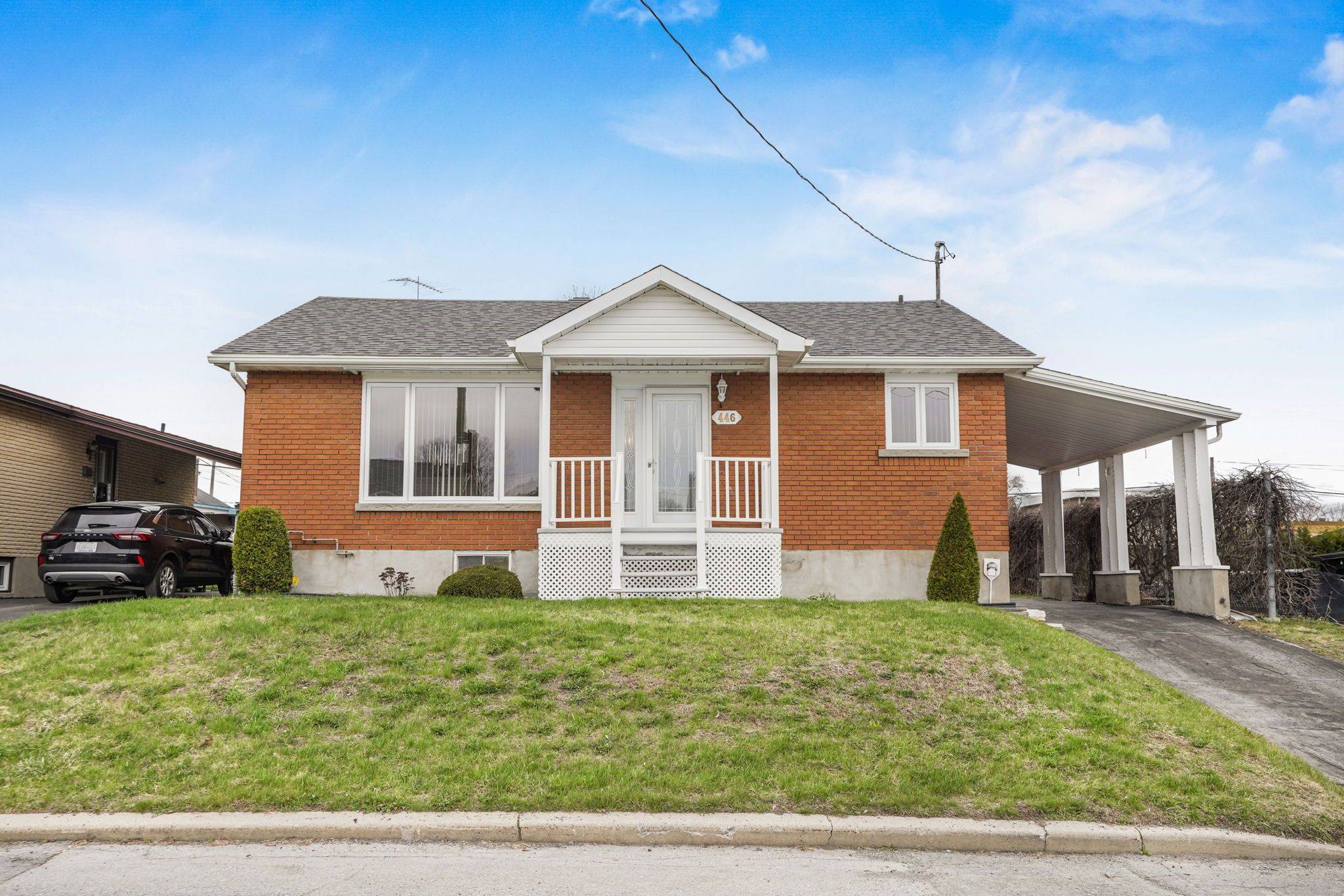 446 Bertha ST, Hawkesbury, ON K6A 2B2