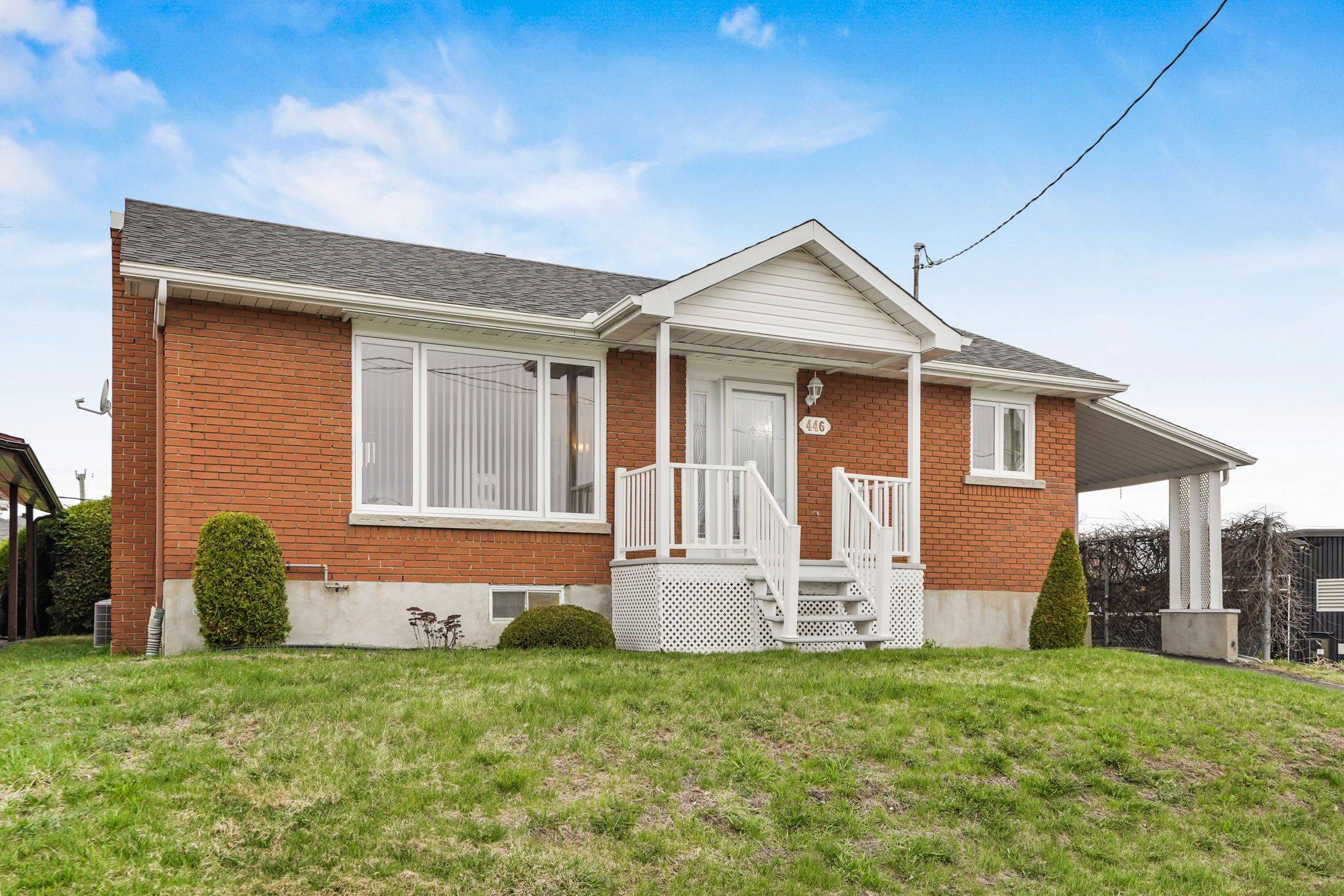 446 Bertha ST, Hawkesbury, ON K6A 2B2