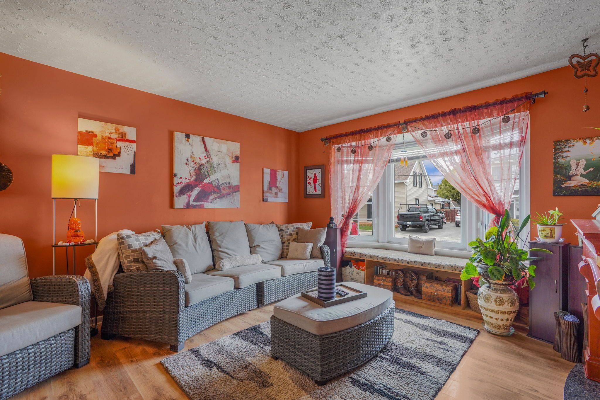 303 Kipling ST, Hawkesbury, ON K6A 2N3