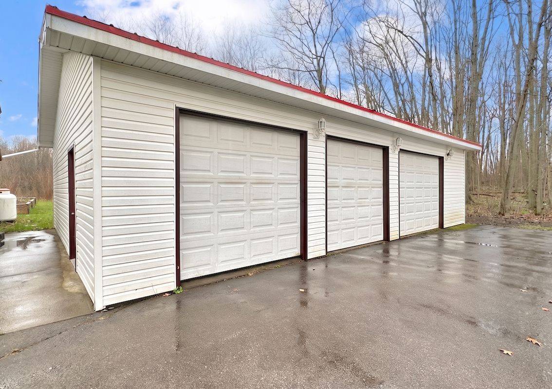 19656 Loyalist Pkwy, Prince Edward County, ON K0K 1T0