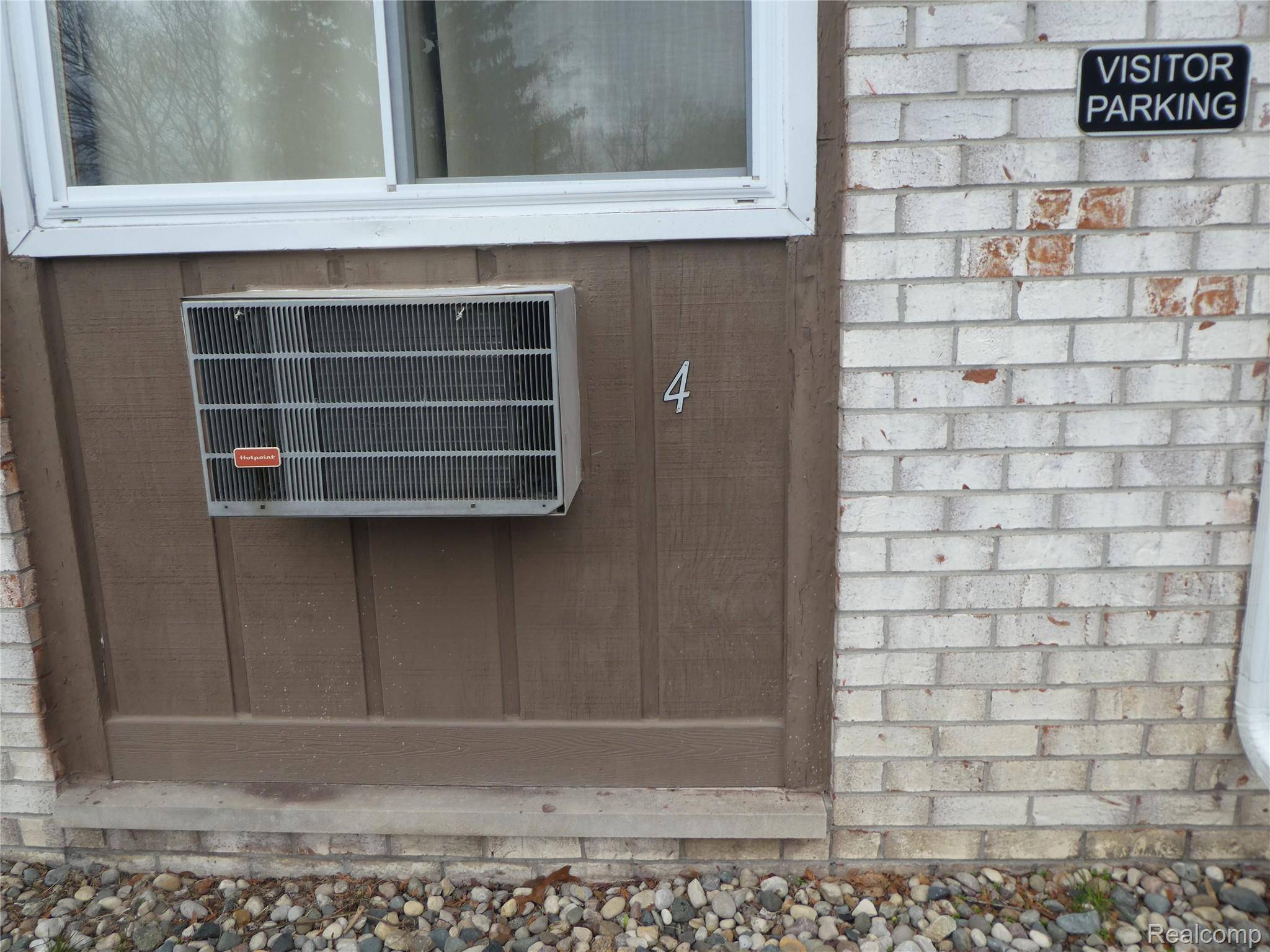 7482 Woodview ST #4, Westland, MI 48185