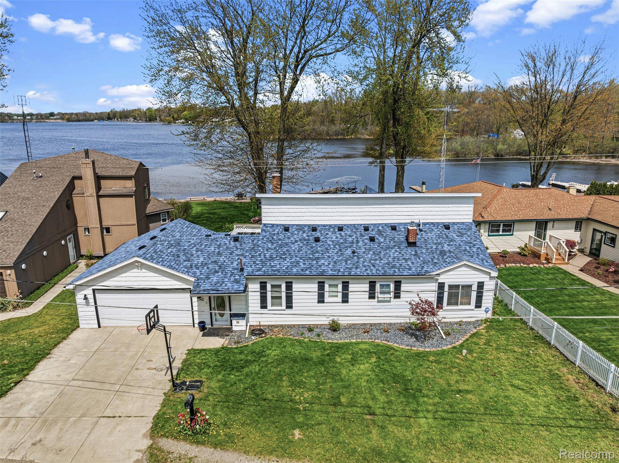 3142 Ponemah DR, Fentonchartertownship_genesee, MI 48430